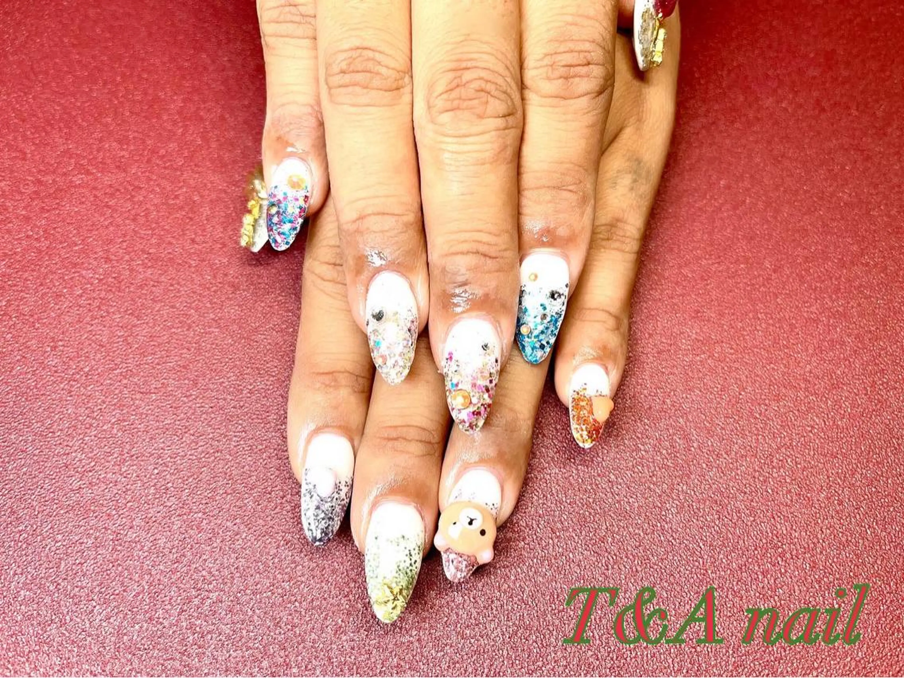 セミロング ネイル クリスマス 長さ出し ジェルネイル キラキラネイル スカルプネイル ハンドネイル T&A nailのネイルデザイン