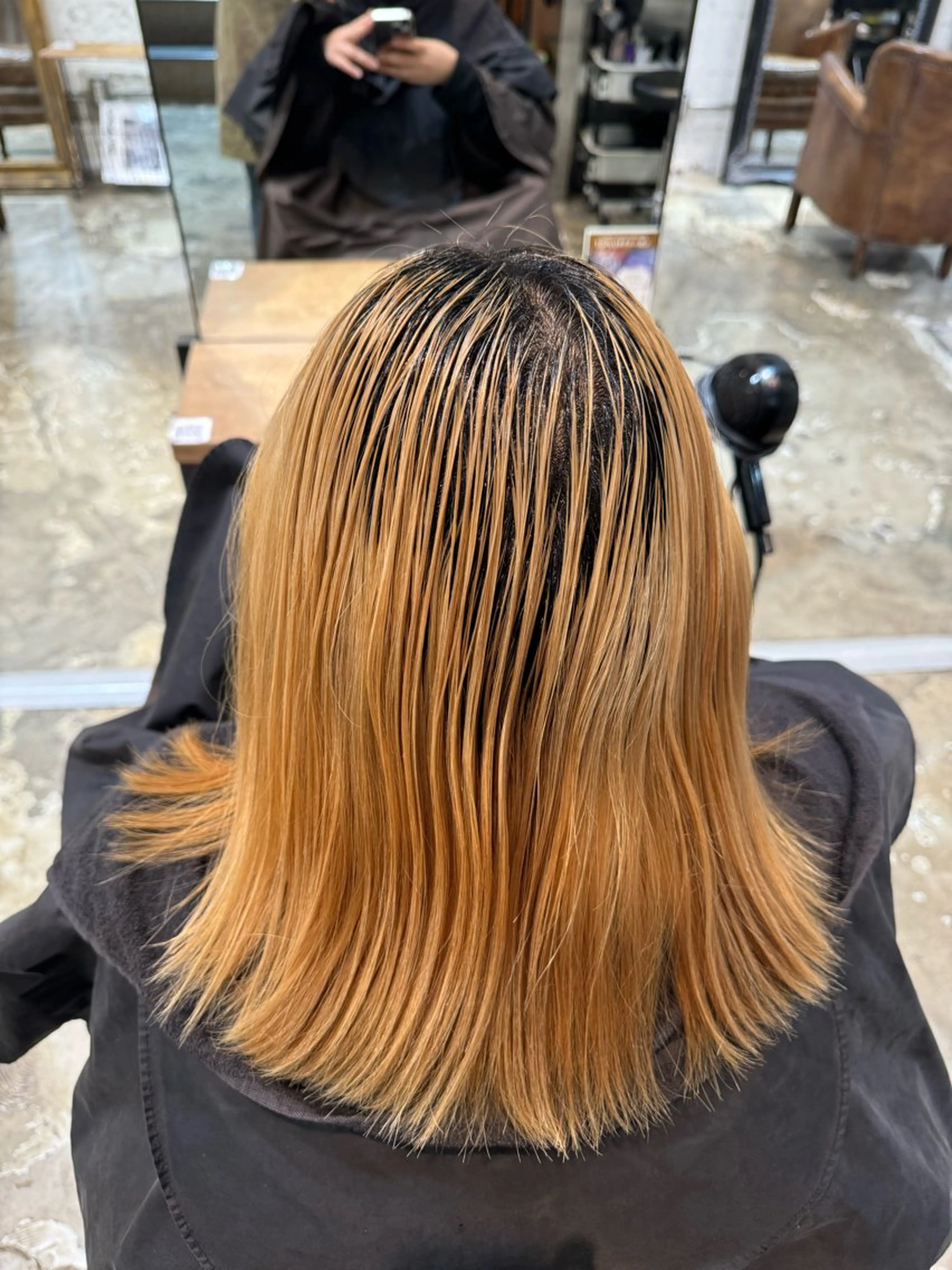 カラー 浅井 理子のヘアスタイル