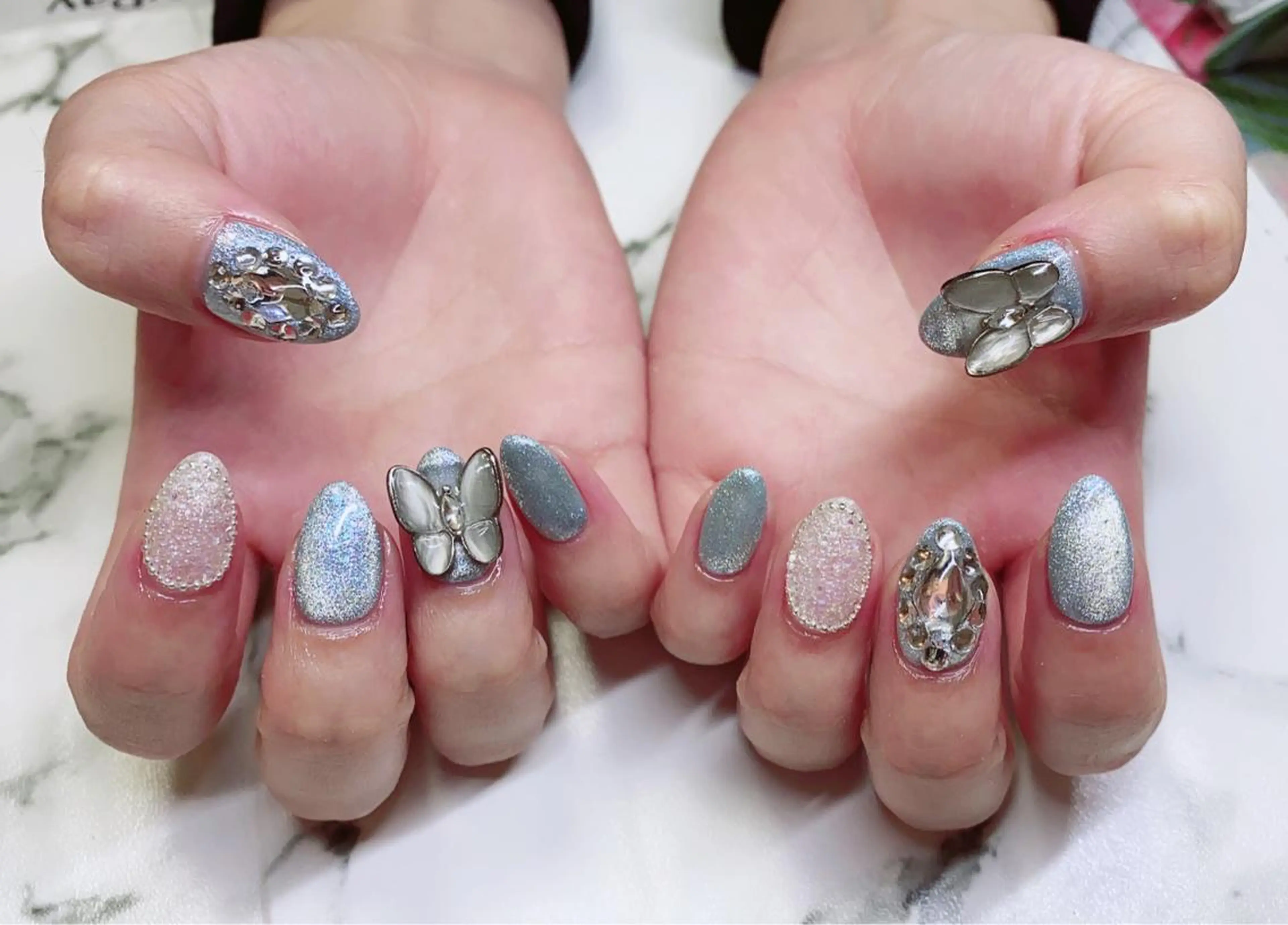 ロング カラー ネイル マグネットネイル Q Free nailsのネイルデザイン