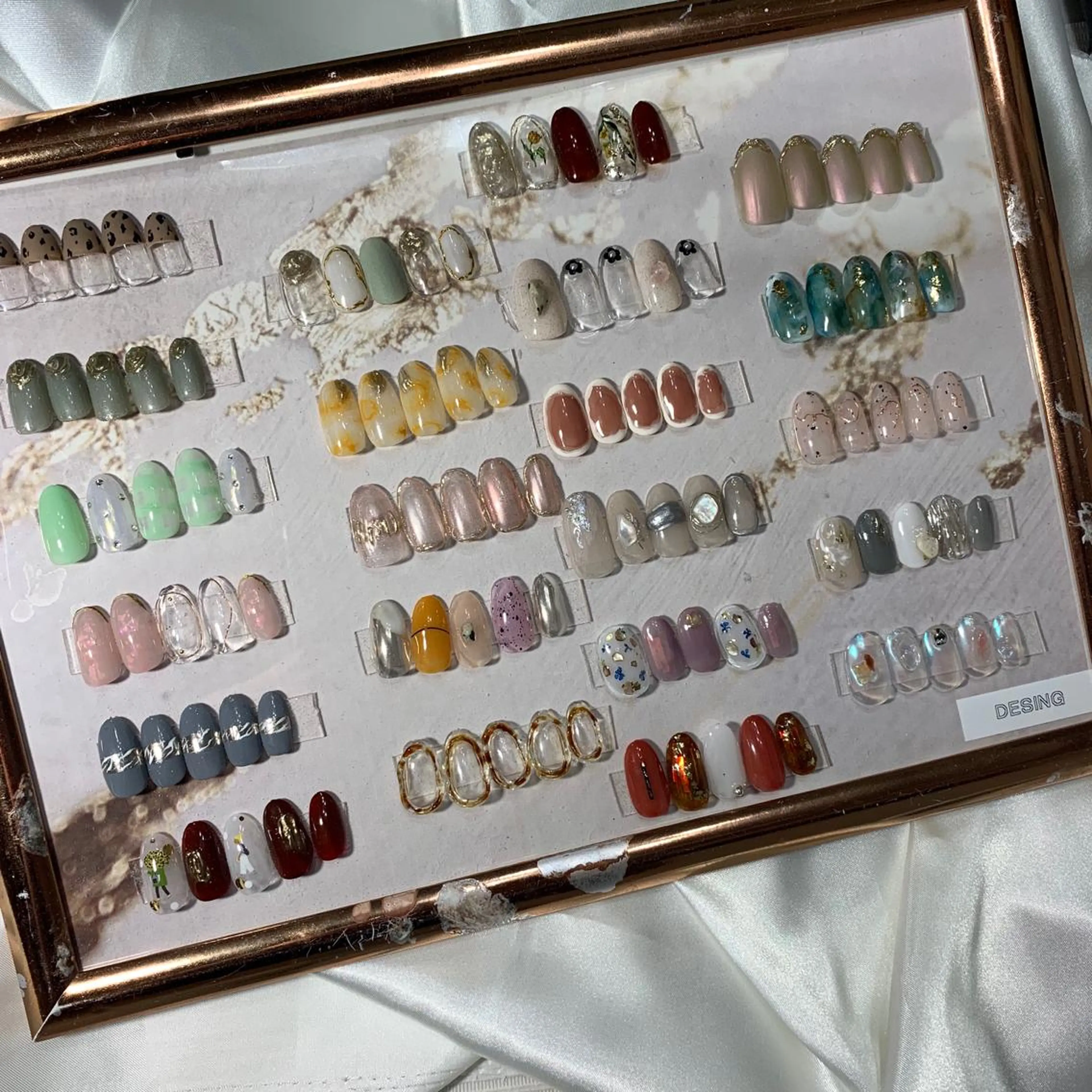 ネイル emanon 新宿東口店所属・nailist akariのネイルデザイン