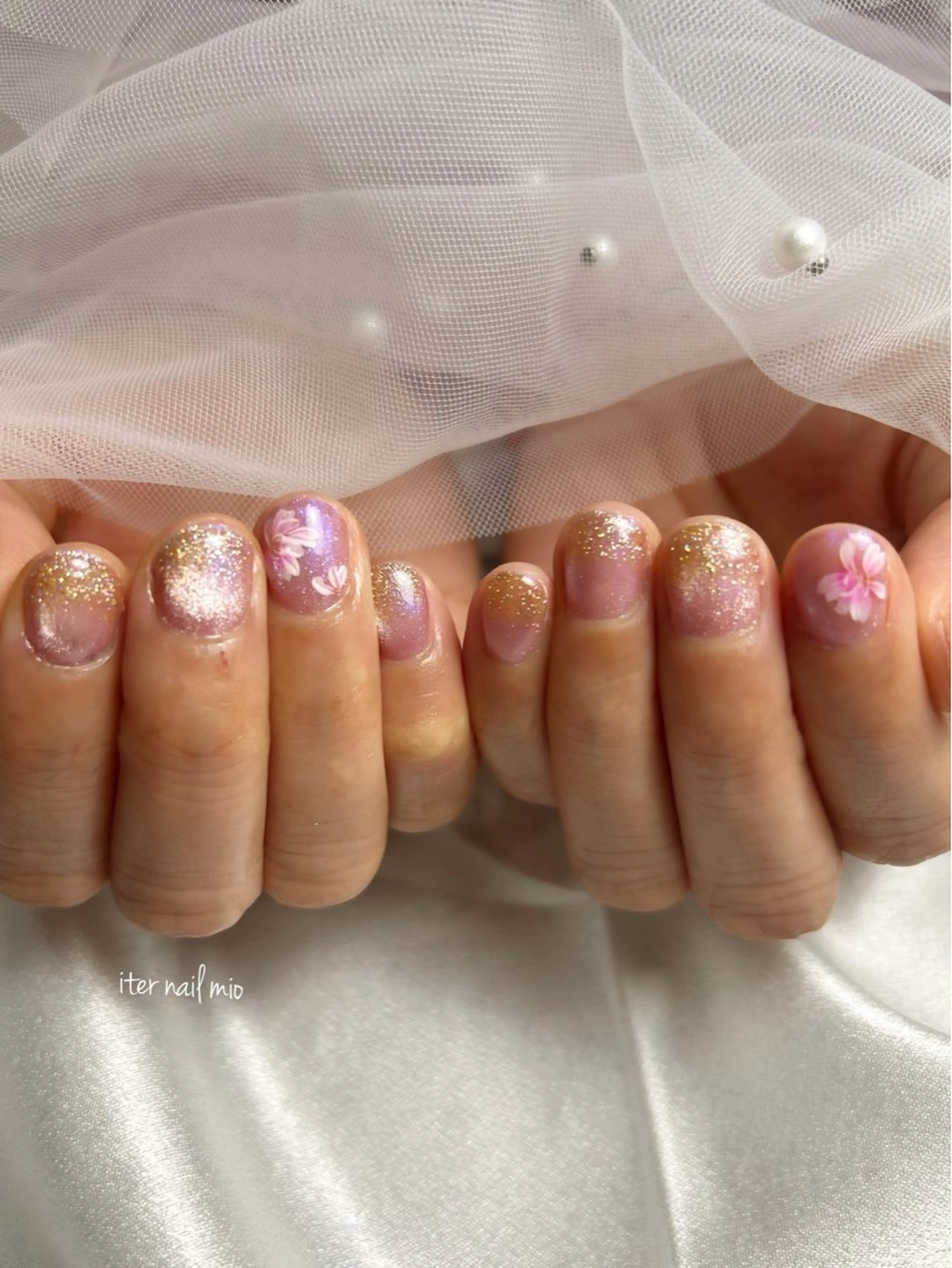 ネイル ラメ(グリッター) ラメグラデーション ハンドネイル ITER mioのネイルデザイン