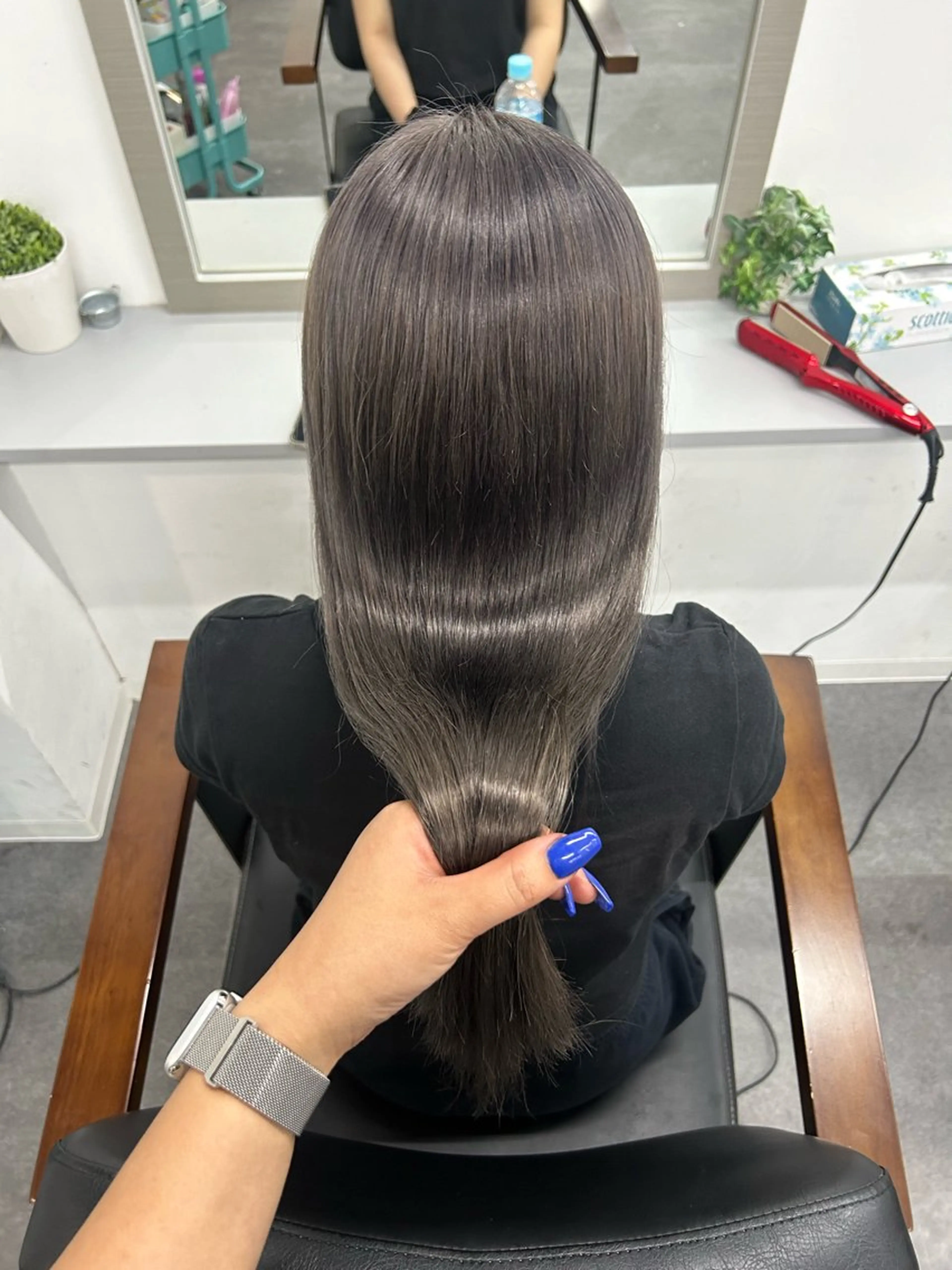 ロング カラー ヘアカラー SOYON所属・艶髪✖️ハイトーン 🫧YURIA🫧のヘアスタイル