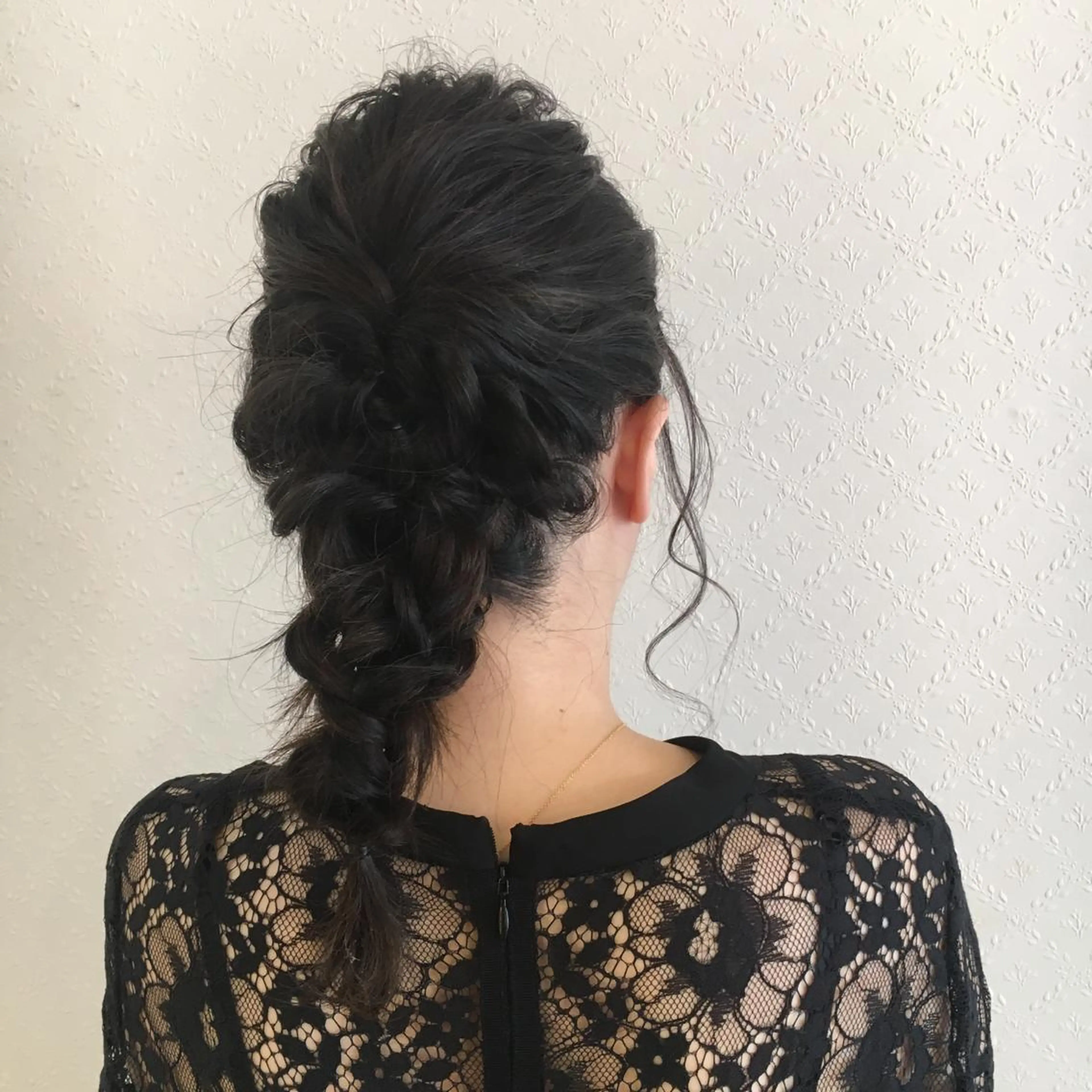 セミロング ヘアアレンジ ヘアセット 宮内 真乃のヘアスタイル