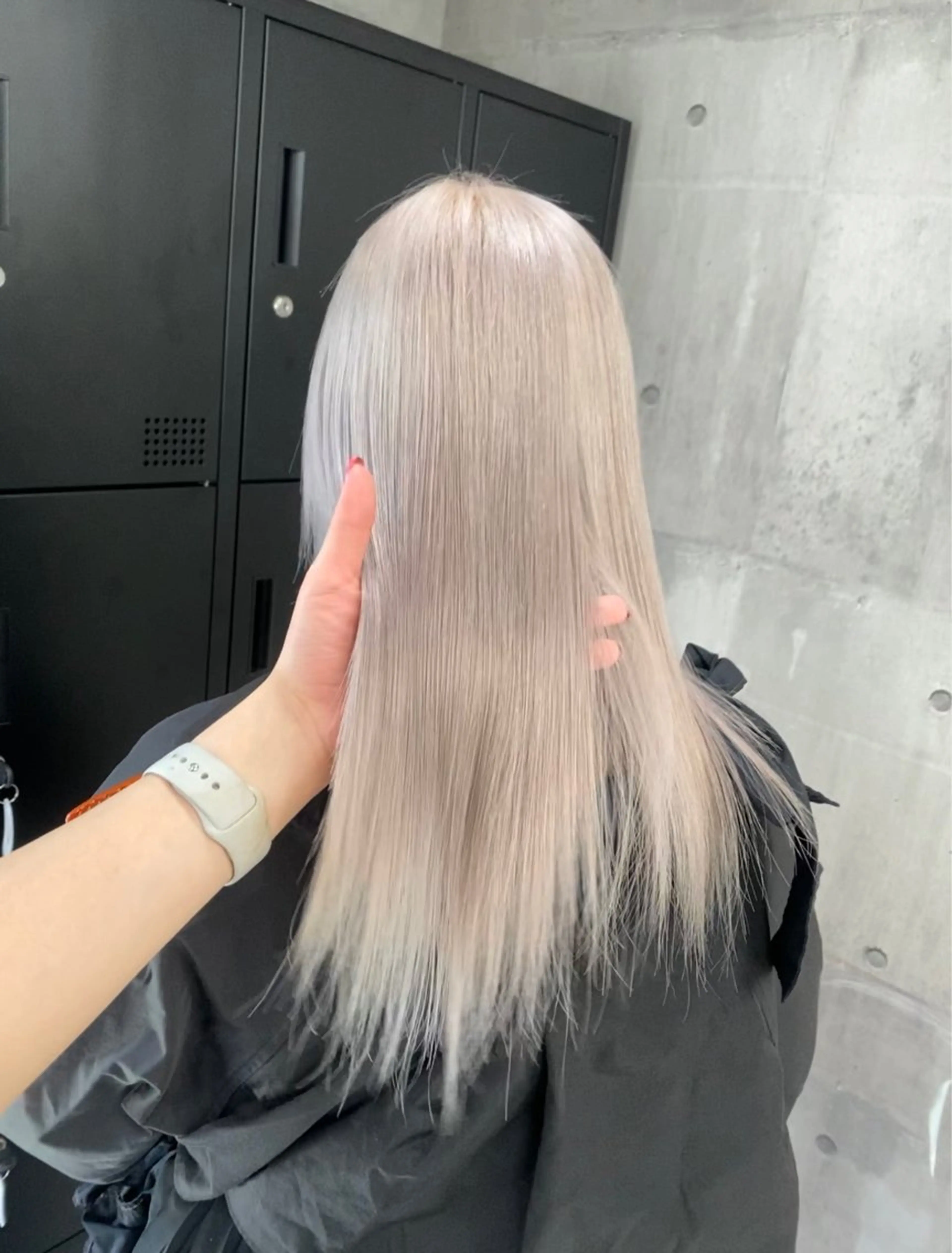 ロング カラー ヘアアレンジ メンズ ヘアカラー のん🎀ハイトーン/ レイヤーカット🐳のヘアスタイル