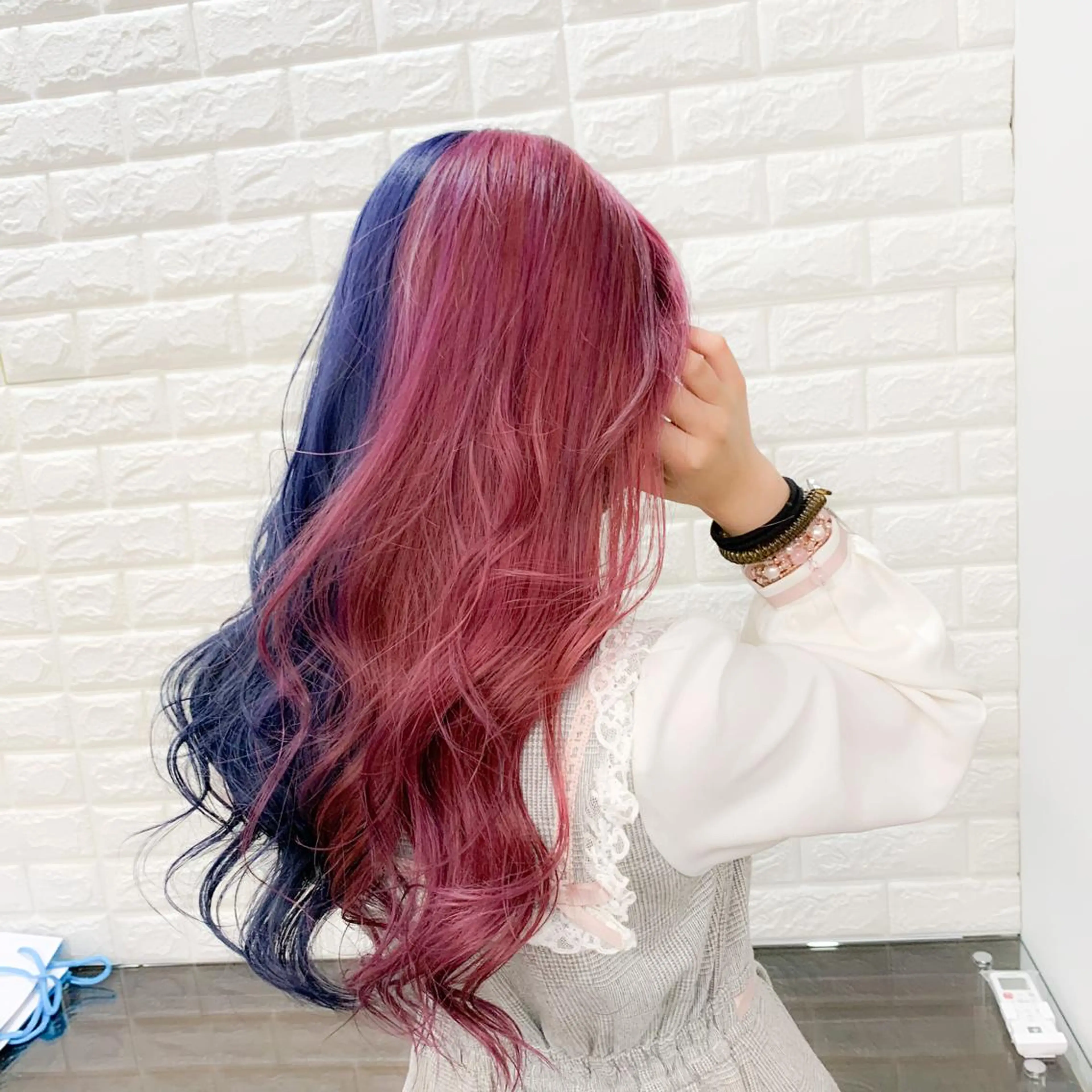 ロング カラー TONE所属・透明感カラー/ 韓国ヘア/縮毛矯正のヘアスタイル