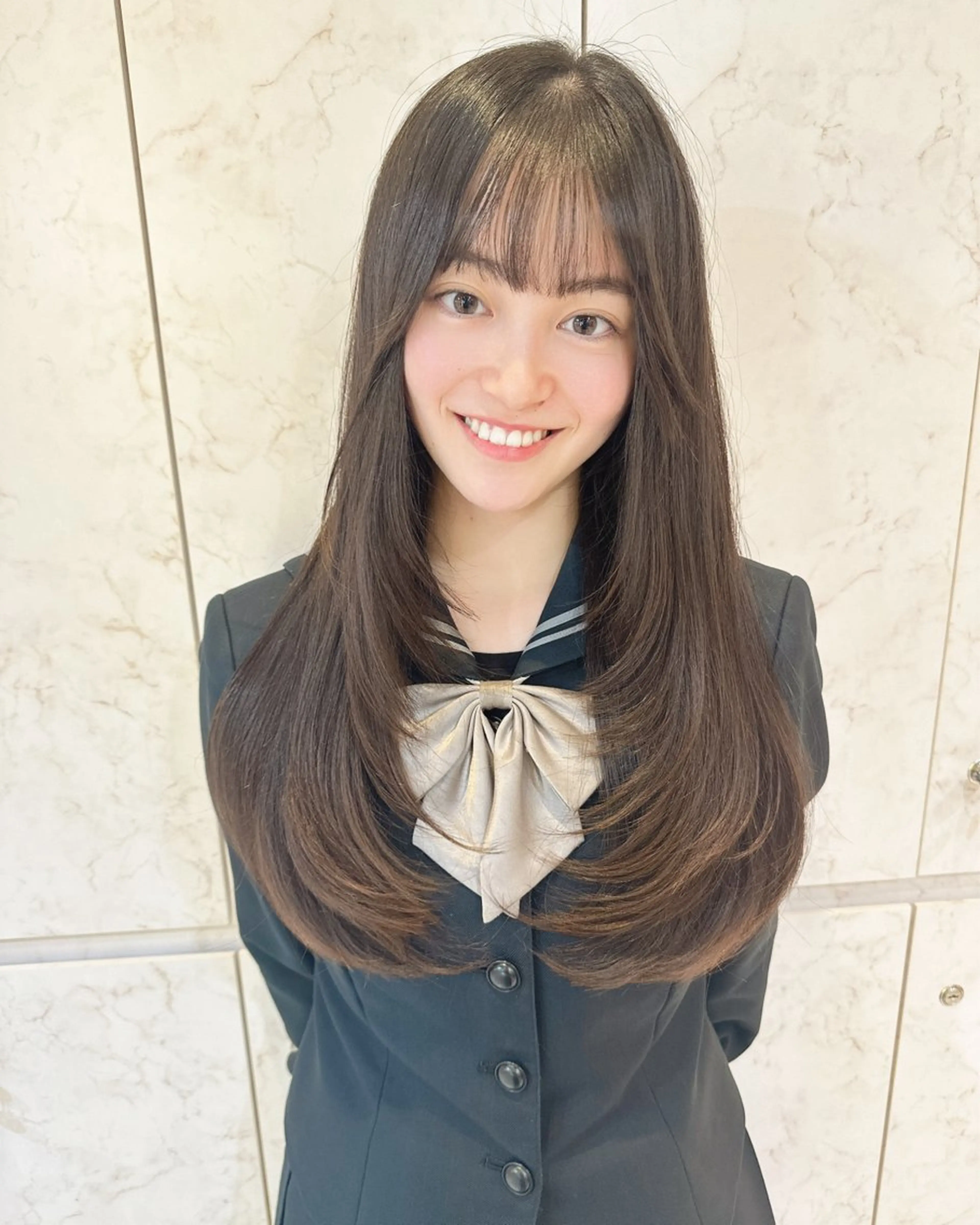 ロング カット トリートメント Akane レイヤー/艶カラーのヘアスタイル