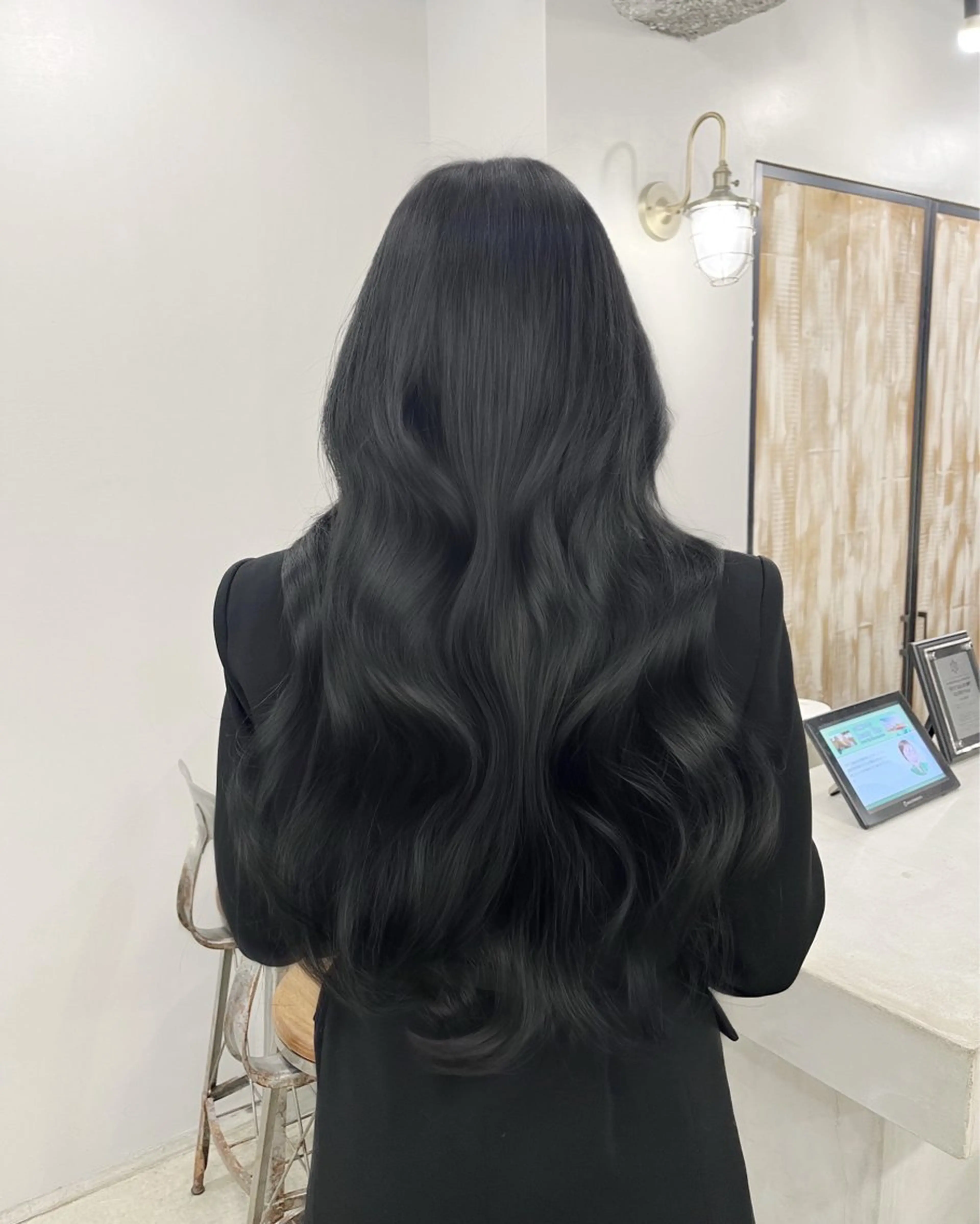ロング カラー 黒髪 ブルーカラー ブルーブラック 透明感カラー グレージュ カット ヘアカラー トリートメント ヘアセット 韓国ヘア🫧 KAZUTOのヘアスタイル