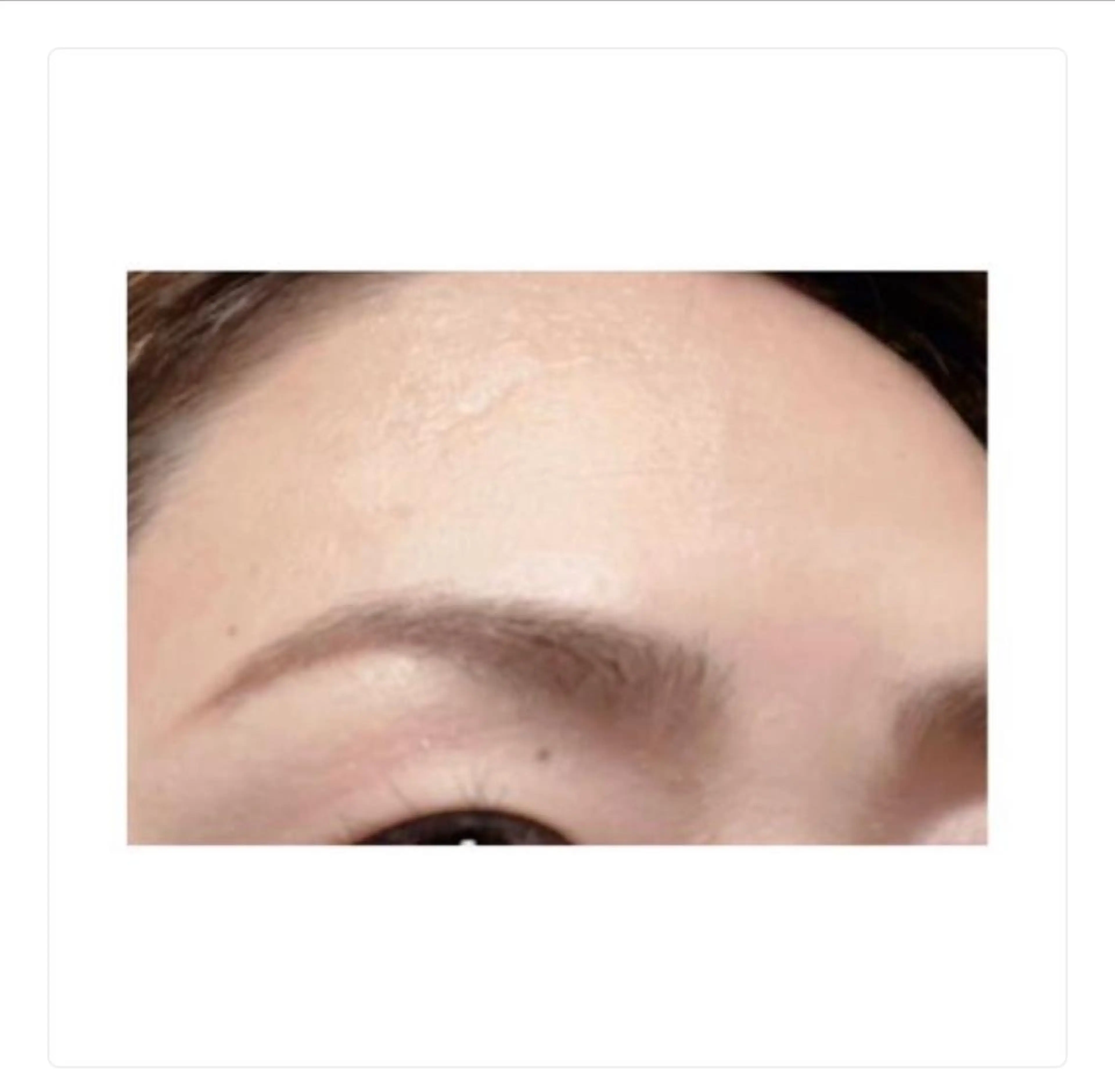 アイブロウ 眉毛ワックス脱毛 NailandEye Lucaのネイルデザイン