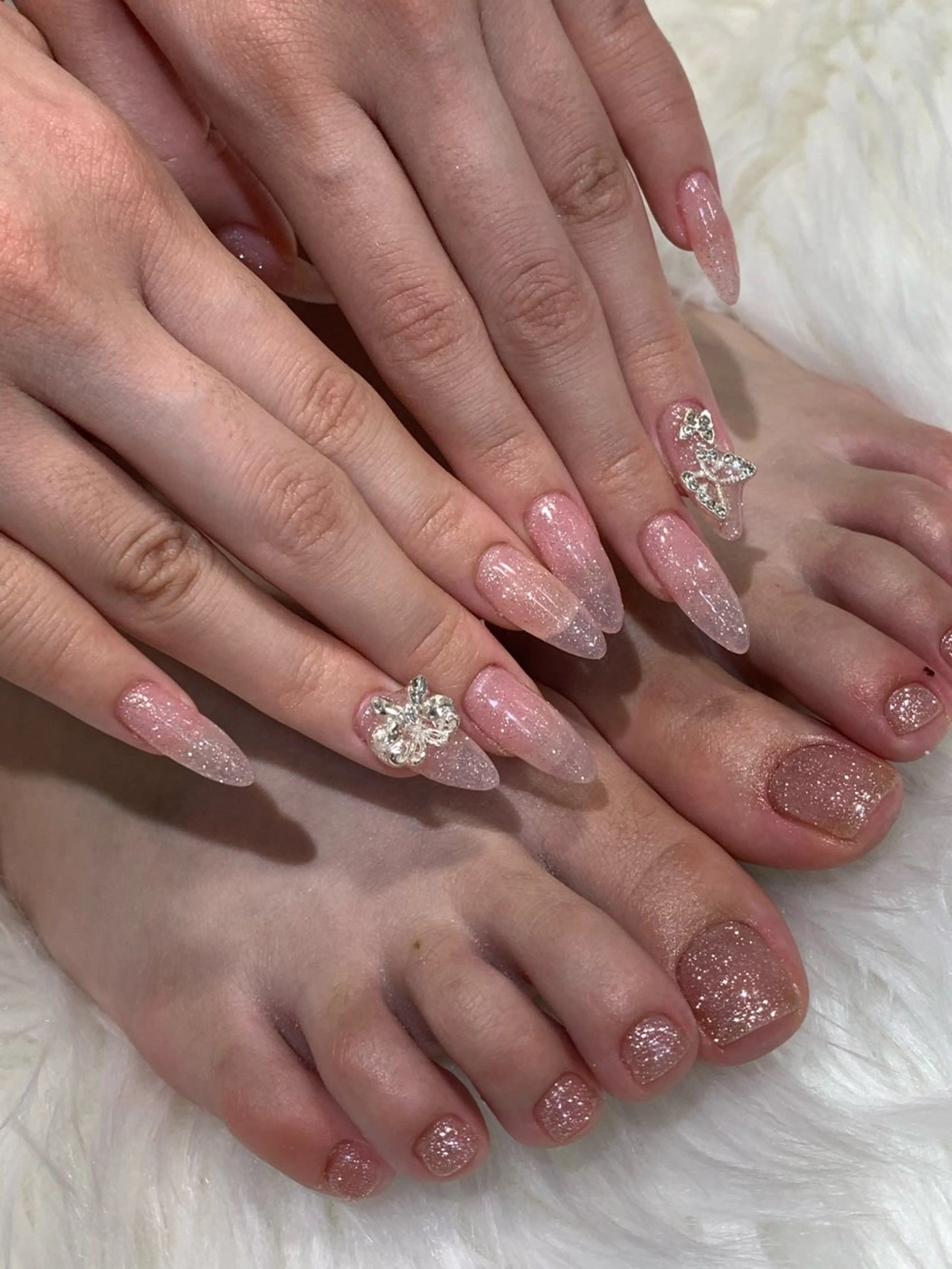 ネイル ハンドネイル NES NAIL所属・さゆり￤推しキャラ ￤ロングネイル🩷のネイルデザイン