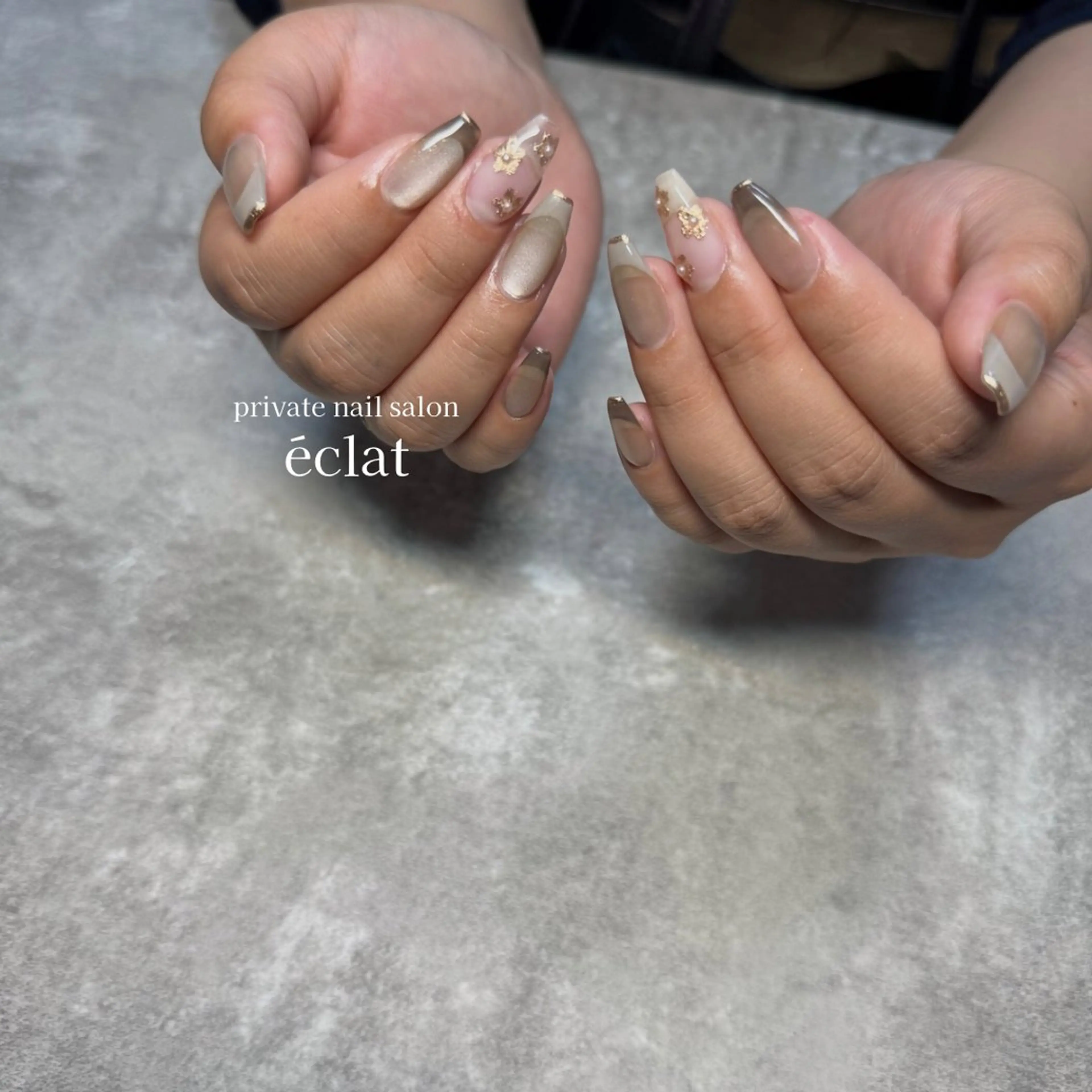 ネイル フラワーネイル フレンチネイル マグネットネイル 持ち込み ニュアンスネイル ハンドネイル nailsalon éclatのネイルデザイン