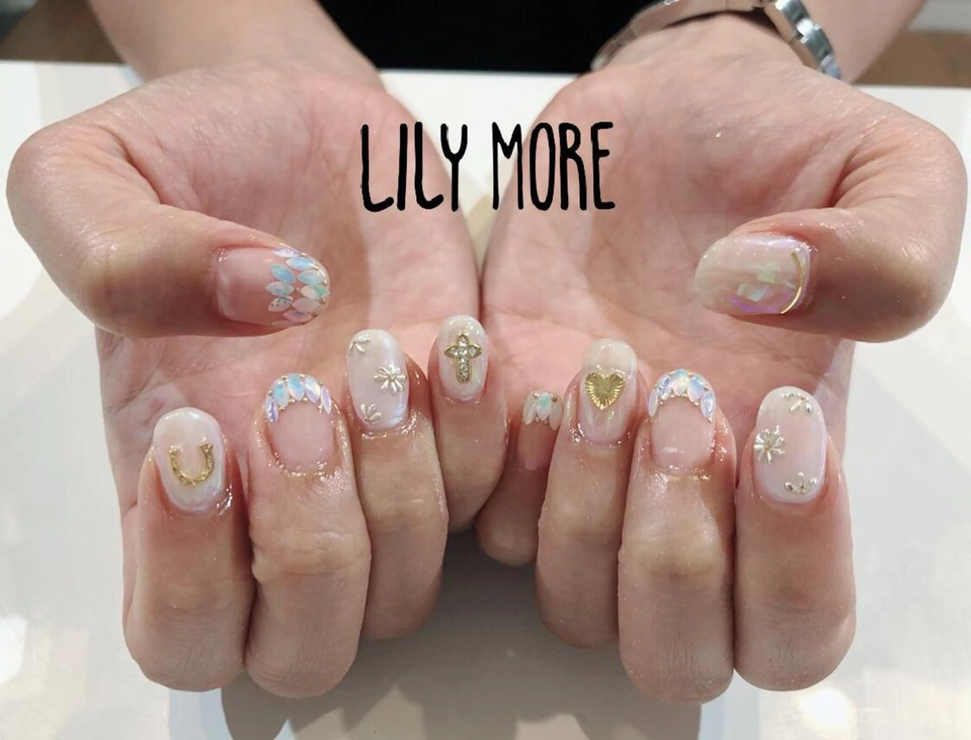 ネイル オーロラネイル Lily closetのネイルデザイン