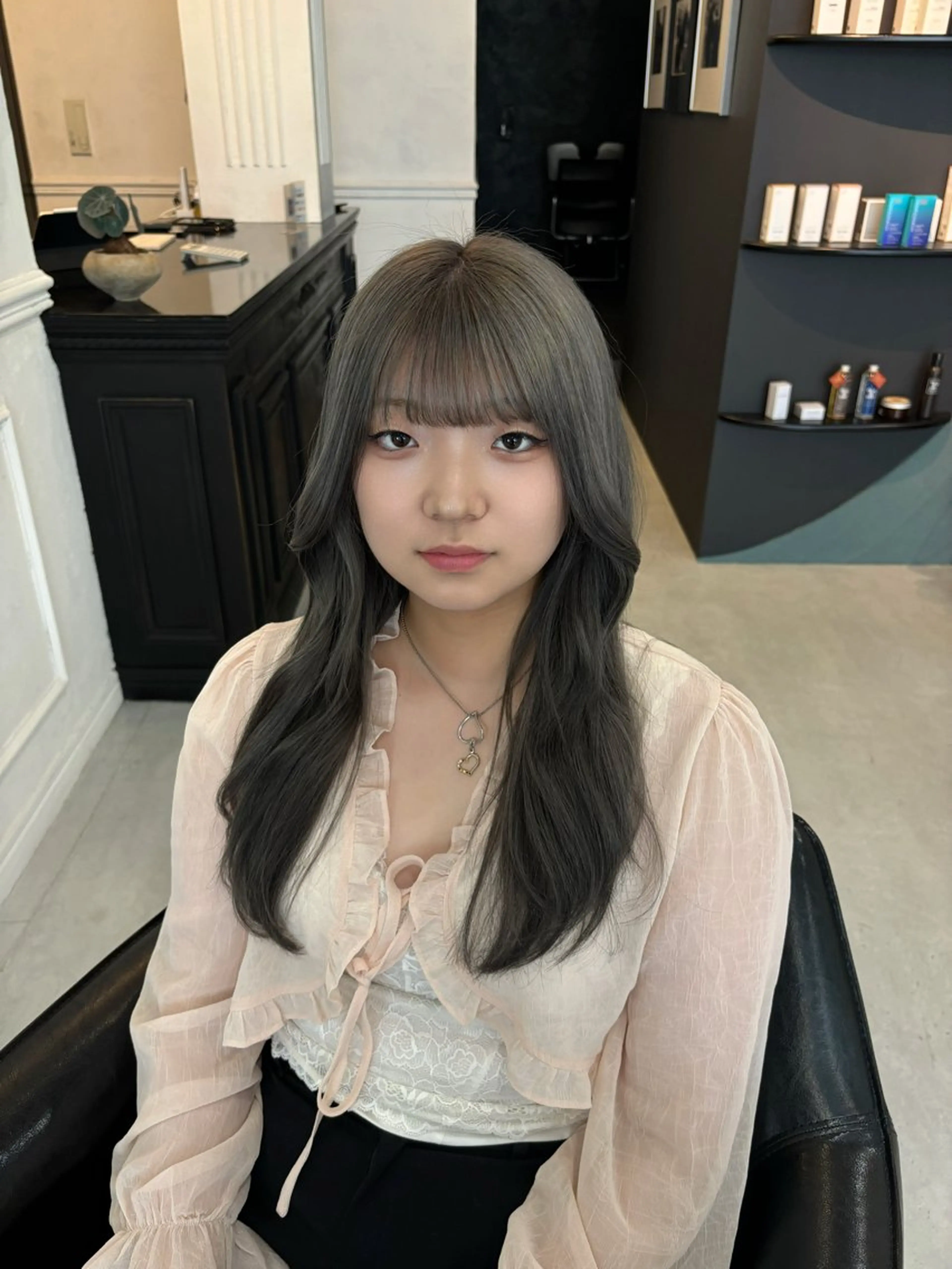 カラー グレージュ MaisonHALU 松浦光咲のヘアスタイル