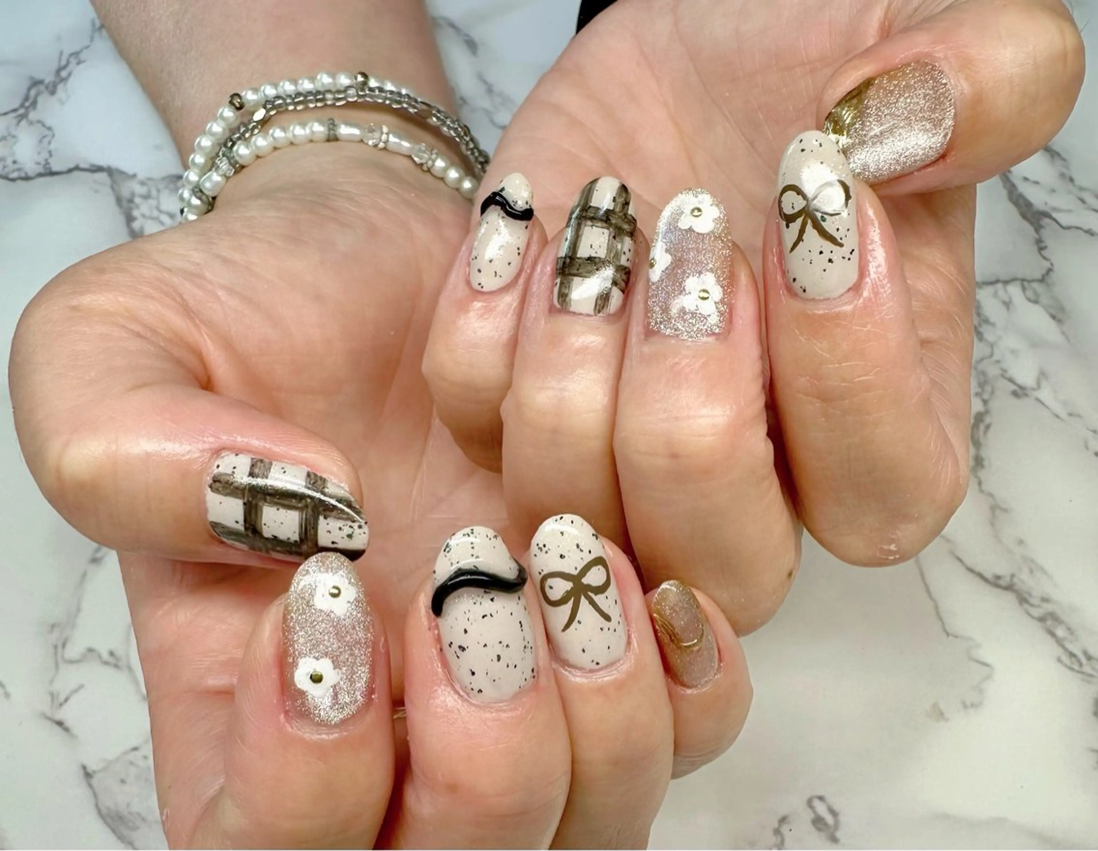 ネイル キラキラネイル マグネットネイル ミラーネイル ニュアンスネイル ワンカラーネイル M.N_ nailのネイルデザイン