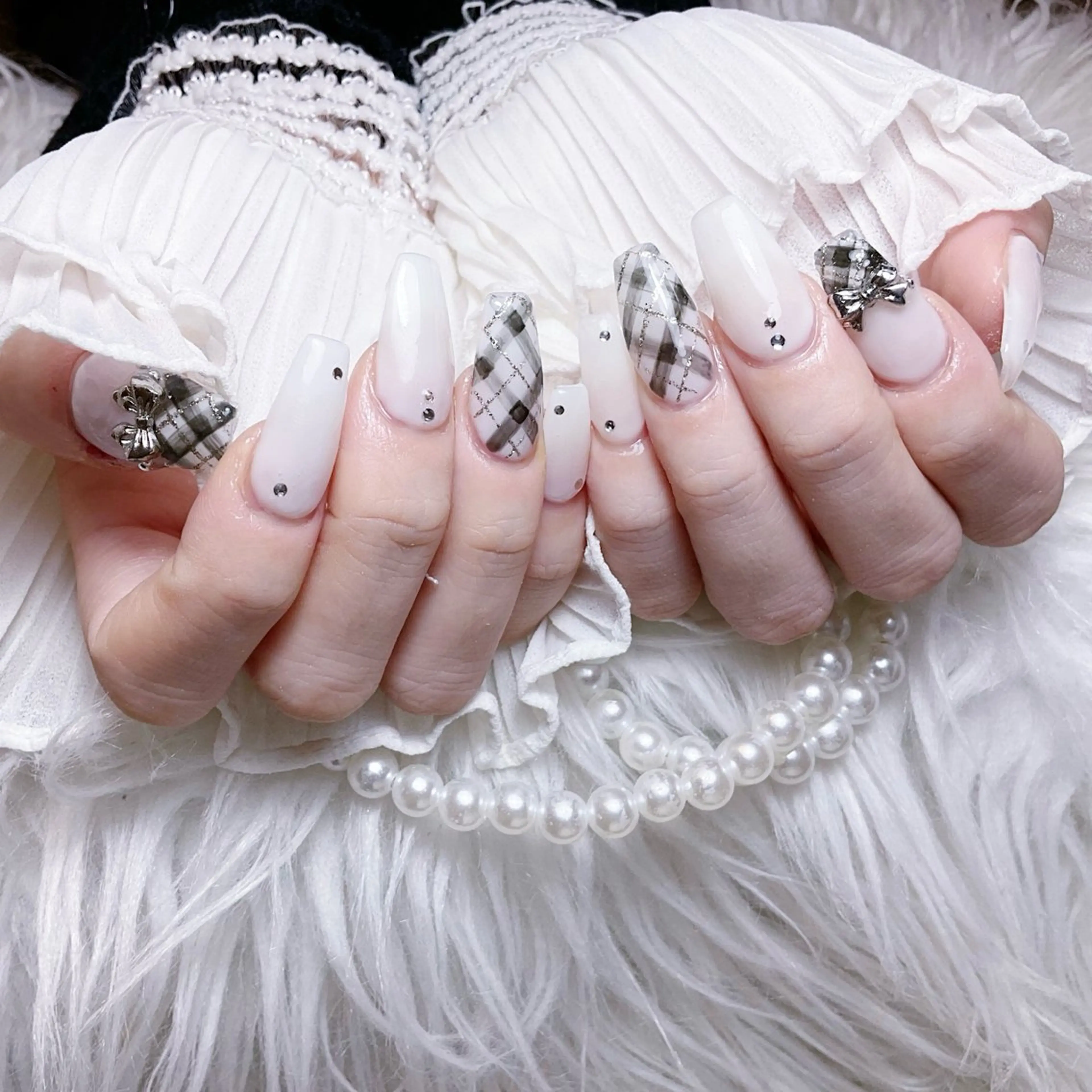 ネイル 🌈Yun nail hyejin💋のネイルデザイン