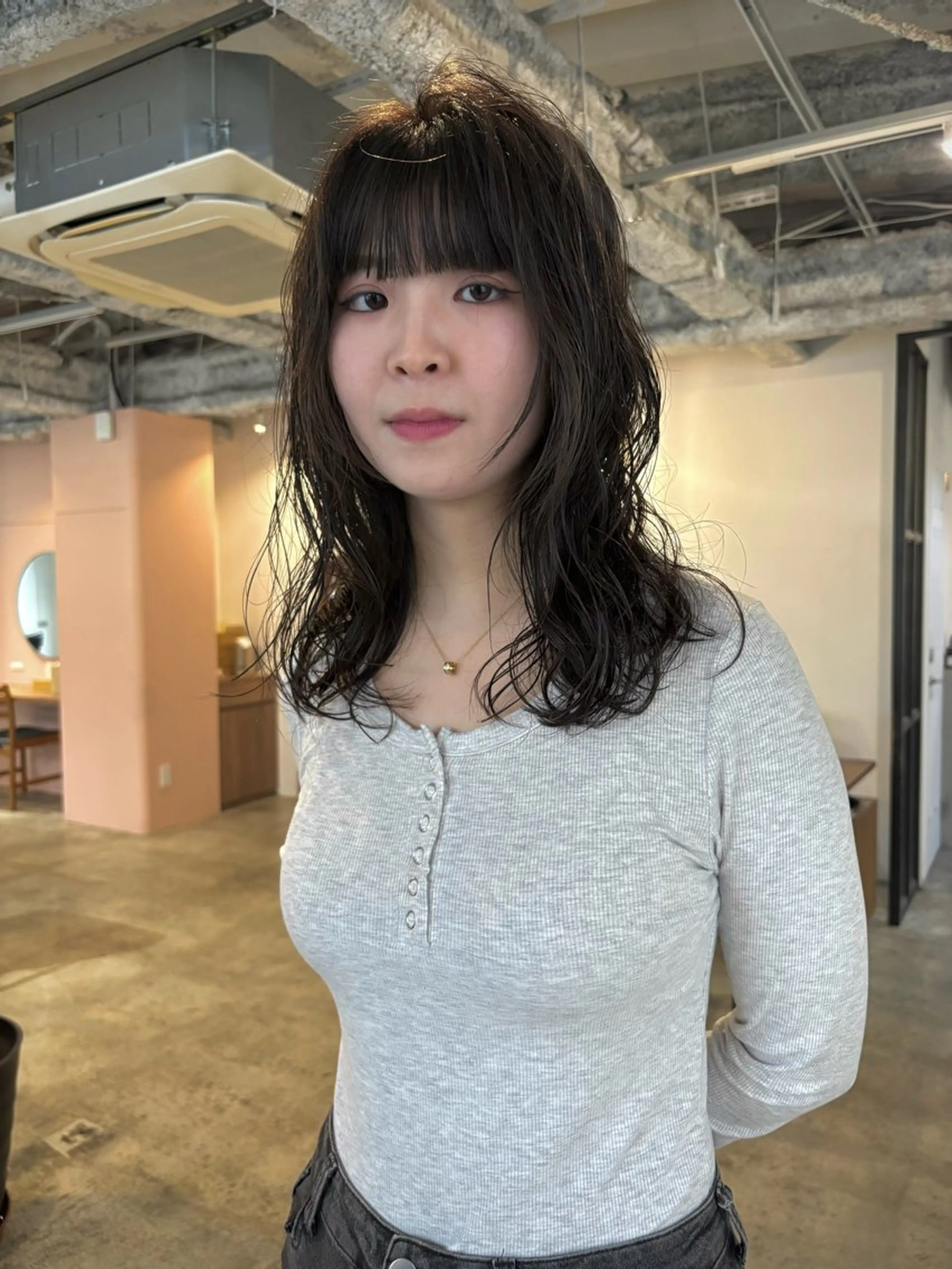 ミディアム パーマ ミディアムパーマ 顔周りカット レイヤーカット カット パーマ yu maのヘアスタイル