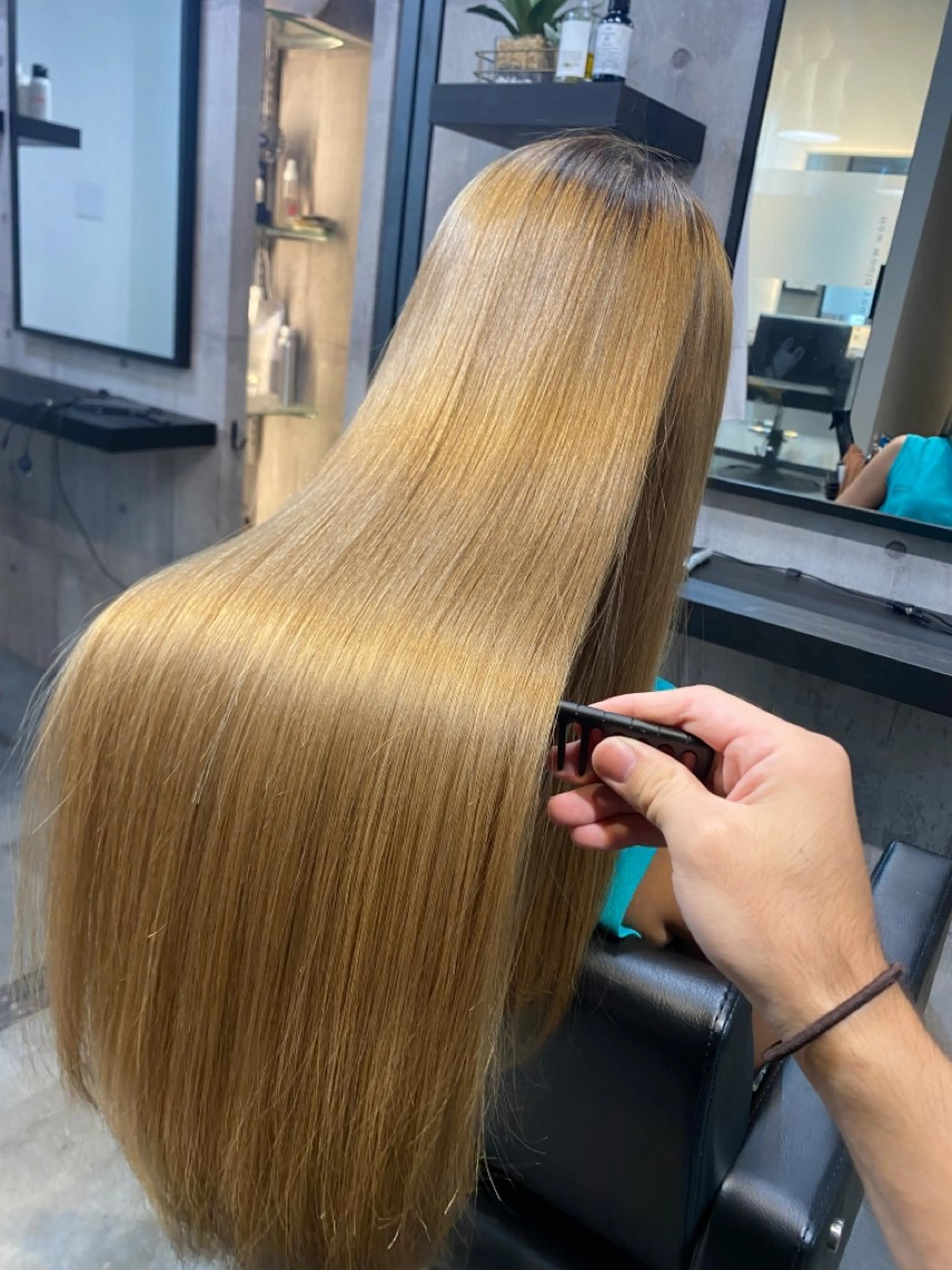 ロング 🟡【美髪専門店】 ✨褒め髪/艶髪🟡のヘアスタイル