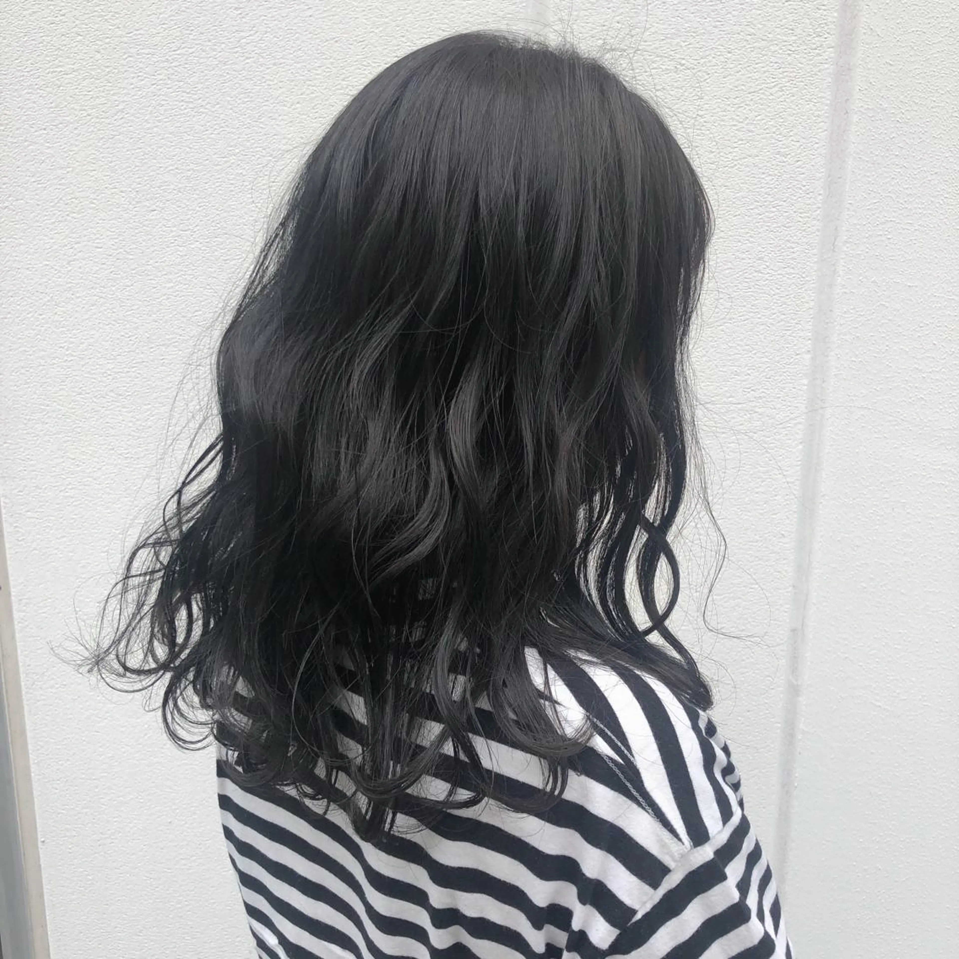 セミロング カラー 黒髪 ブルーカラー ブルーブラック ヤマモト マイのヘアスタイル