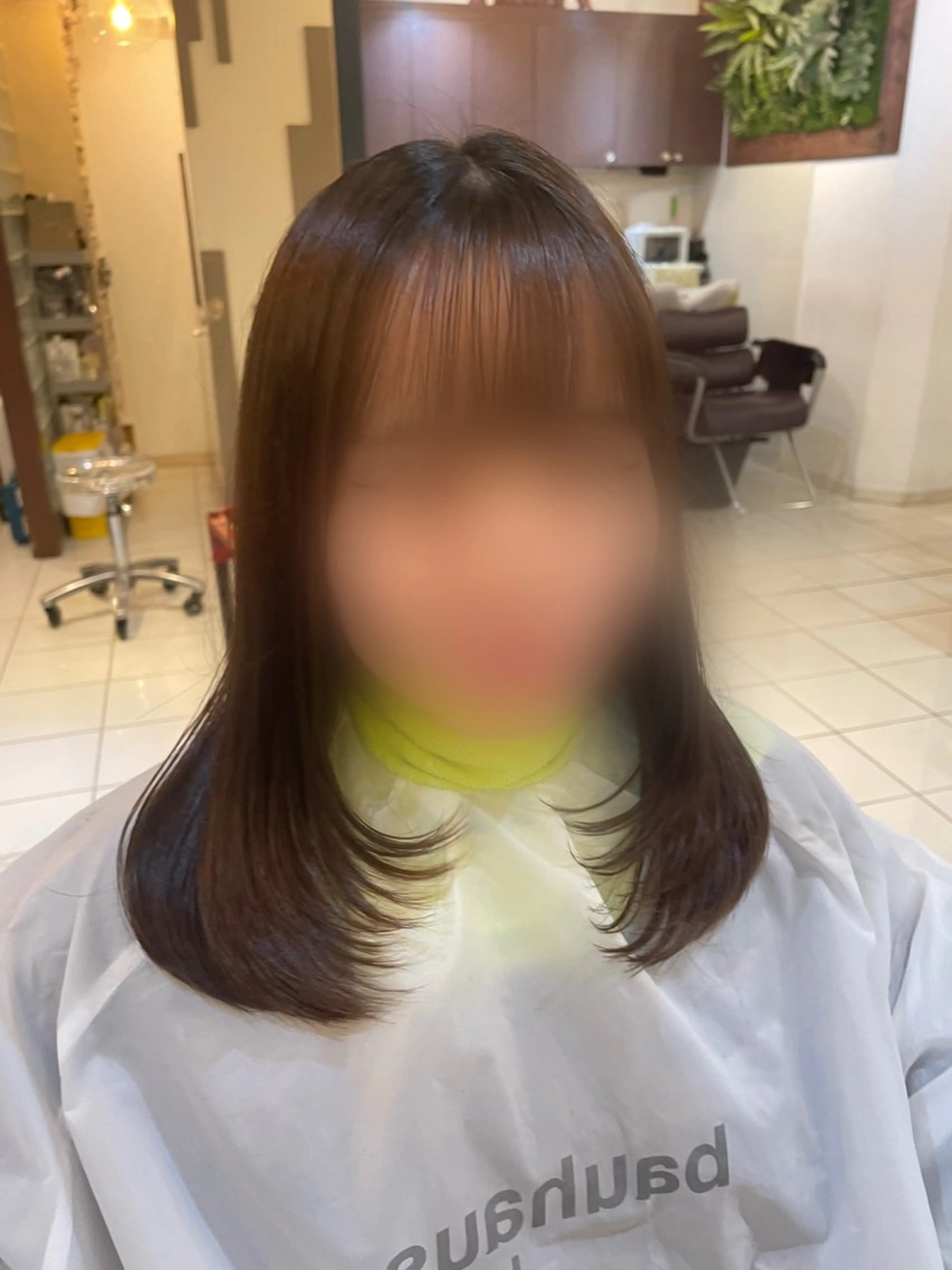 ミディアム レイヤーカット bauhaus hair所属・バウハウスヘア ひなのヘアスタイル