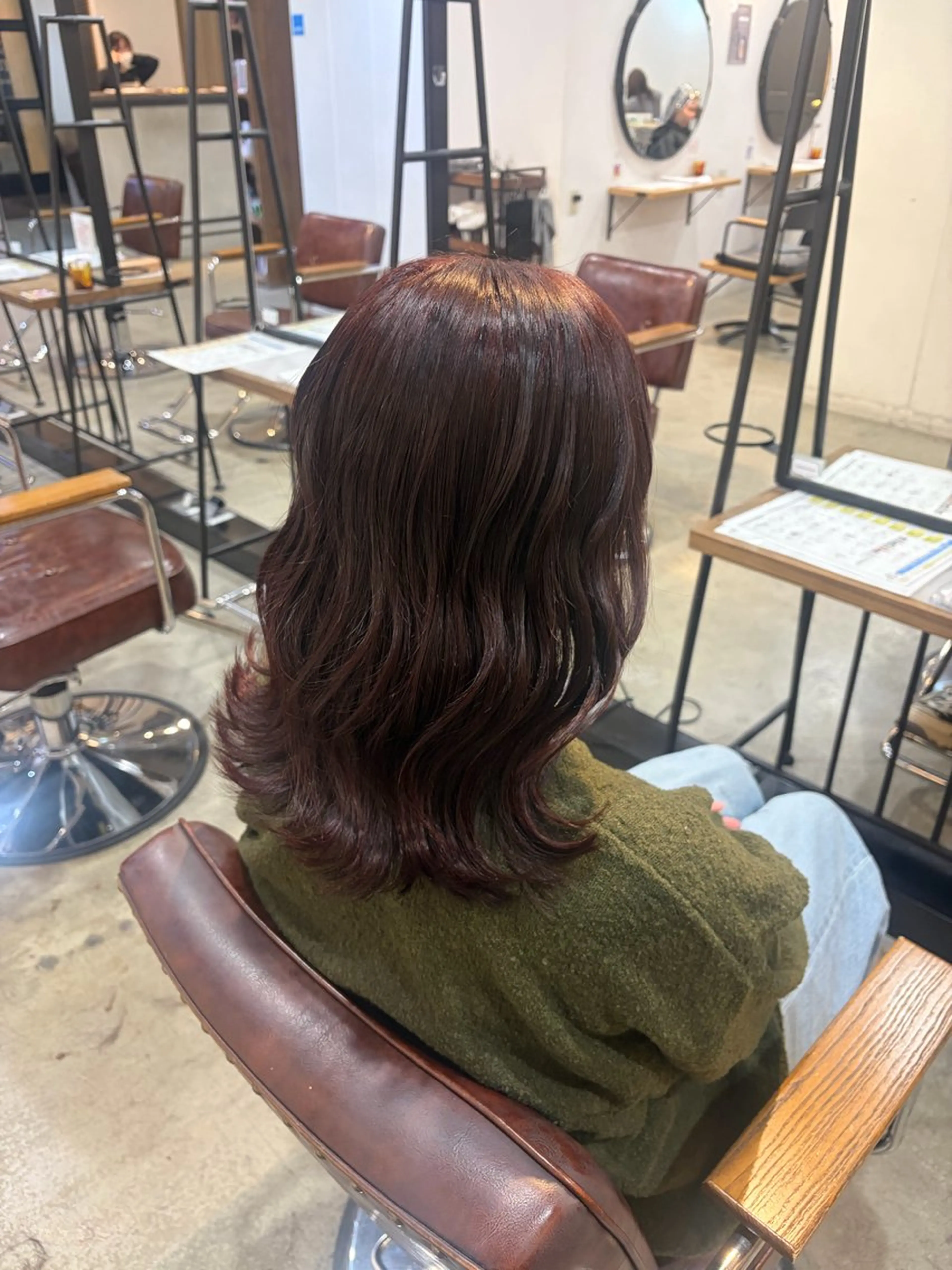 ミディアム カット ヘアカラー lolonois / HINA⠀のヘアスタイル