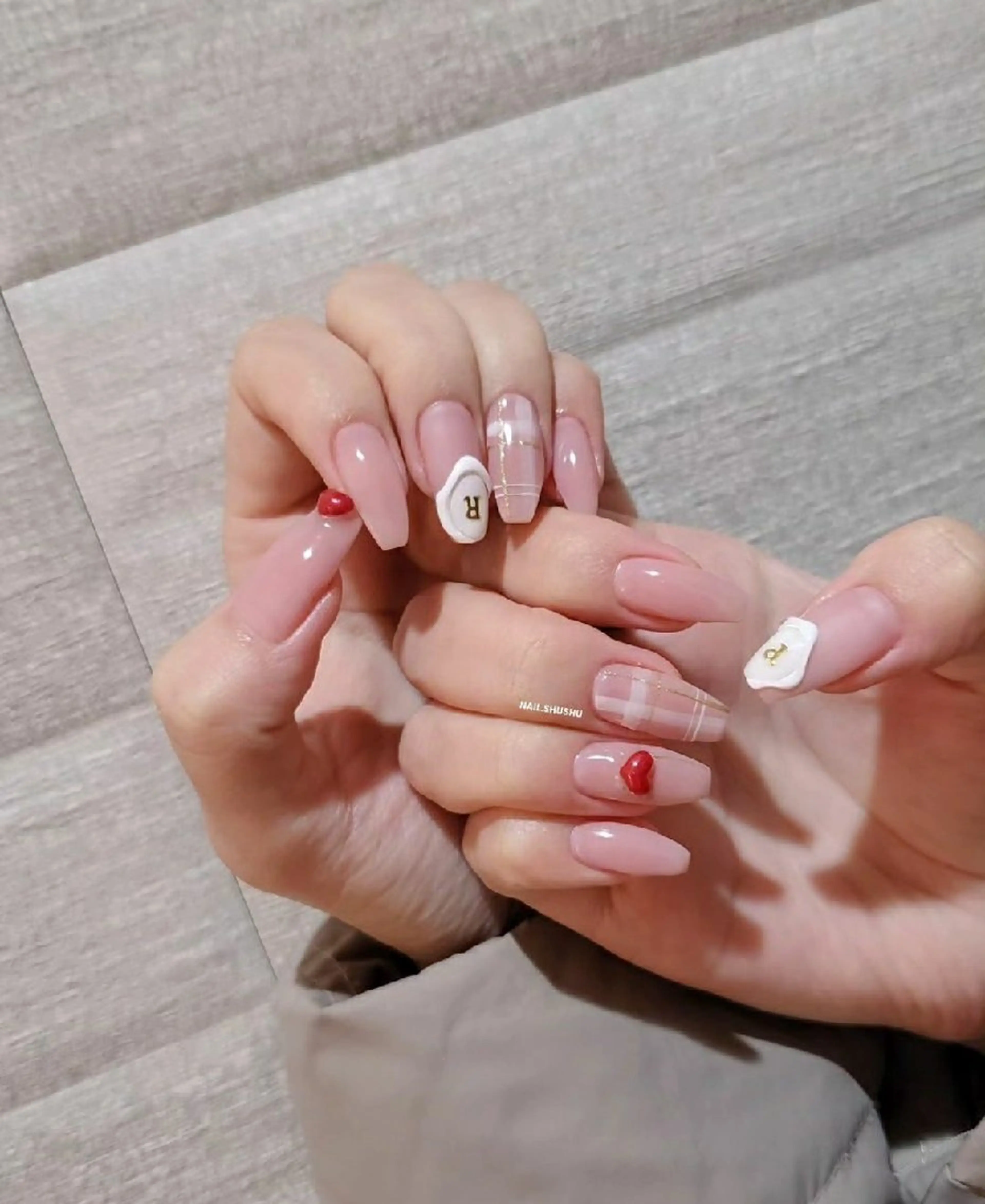 ネイル 持ち込み ニュアンスネイル ワンカラーネイル シンプルネイル 冬ネイル ハンドネイル 3dパーツ/流行り 👧shushu❤️のネイルデザイン