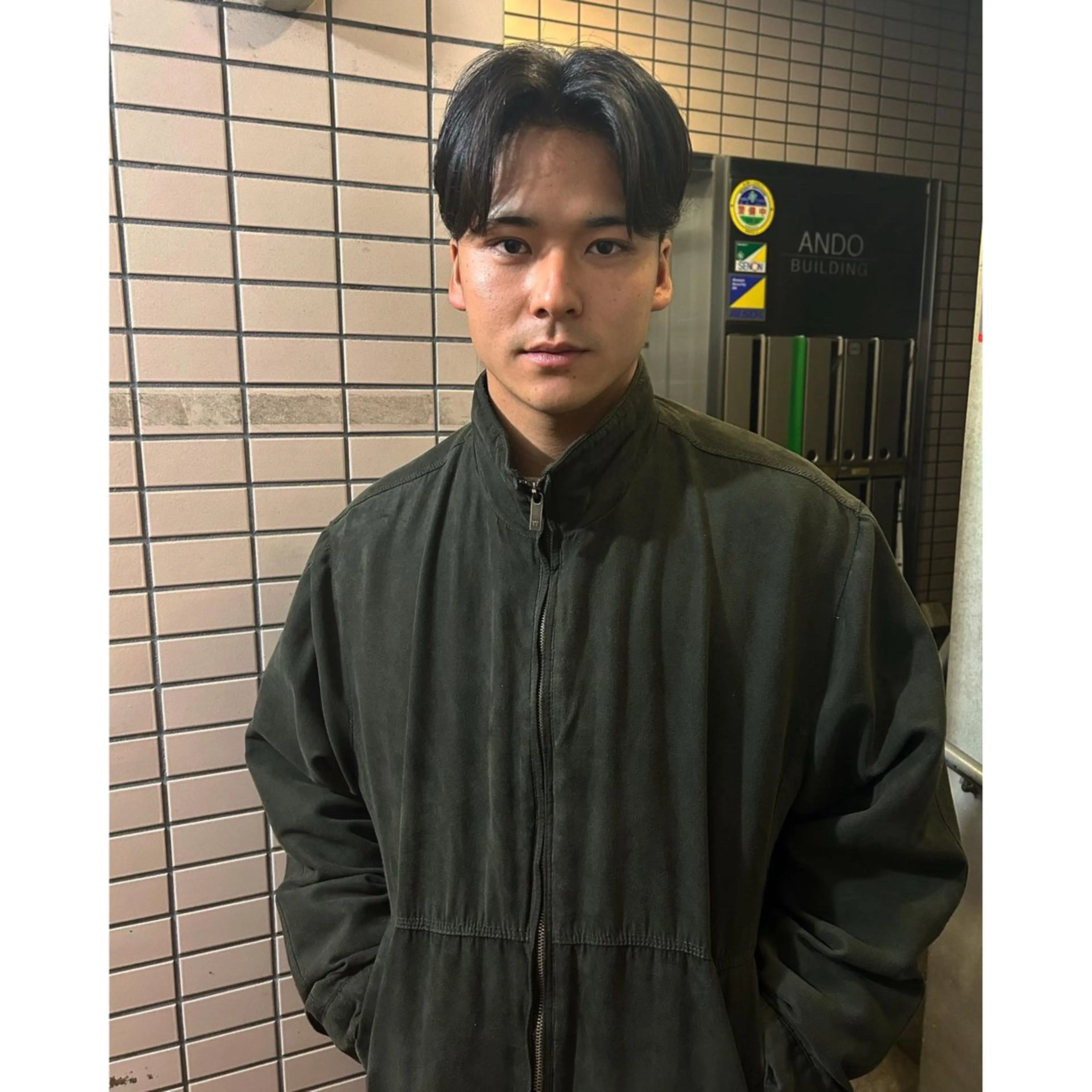 ショート パーマ メンズ メンズブリーチ センターパート メンズハイライト メンズインナーカラー メンズパーマ charme所属・💈メンズ特化美容師 ✂︎伊藤大輝💈のヘアスタイル