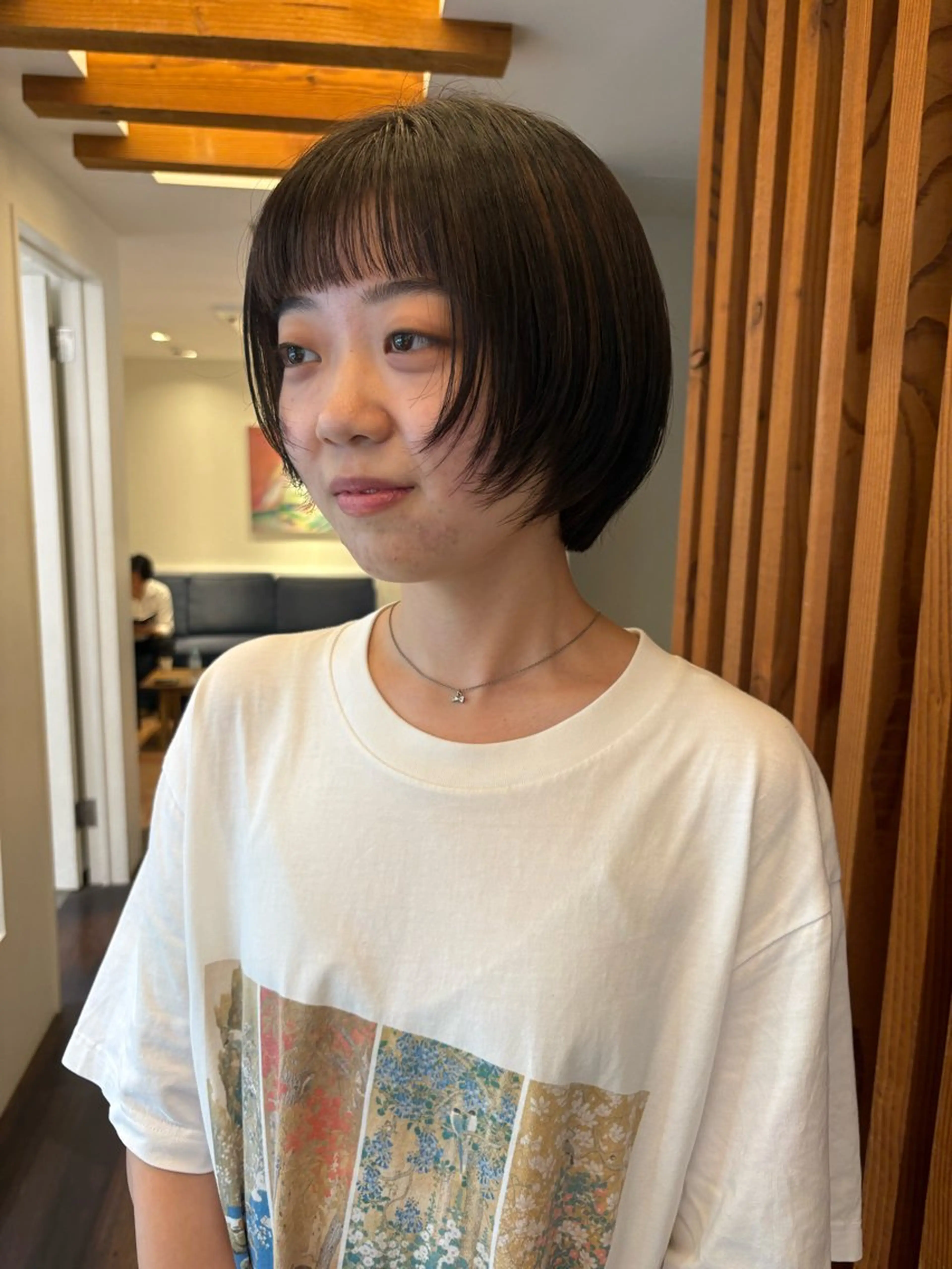 ショート レイヤーカット ショートヘア リカ/ハイトーン ・オリーブ🍀のヘアスタイル