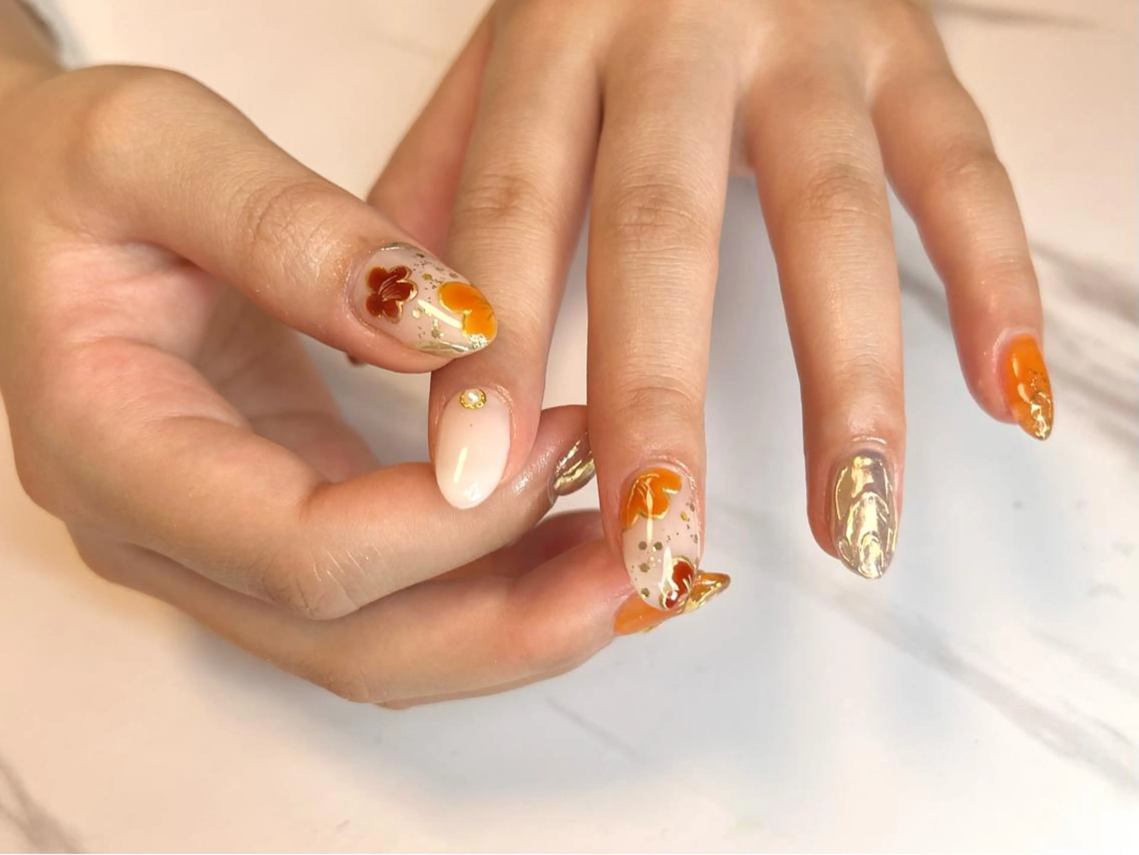 セミロング ネイリスト シンのネイルデザイン