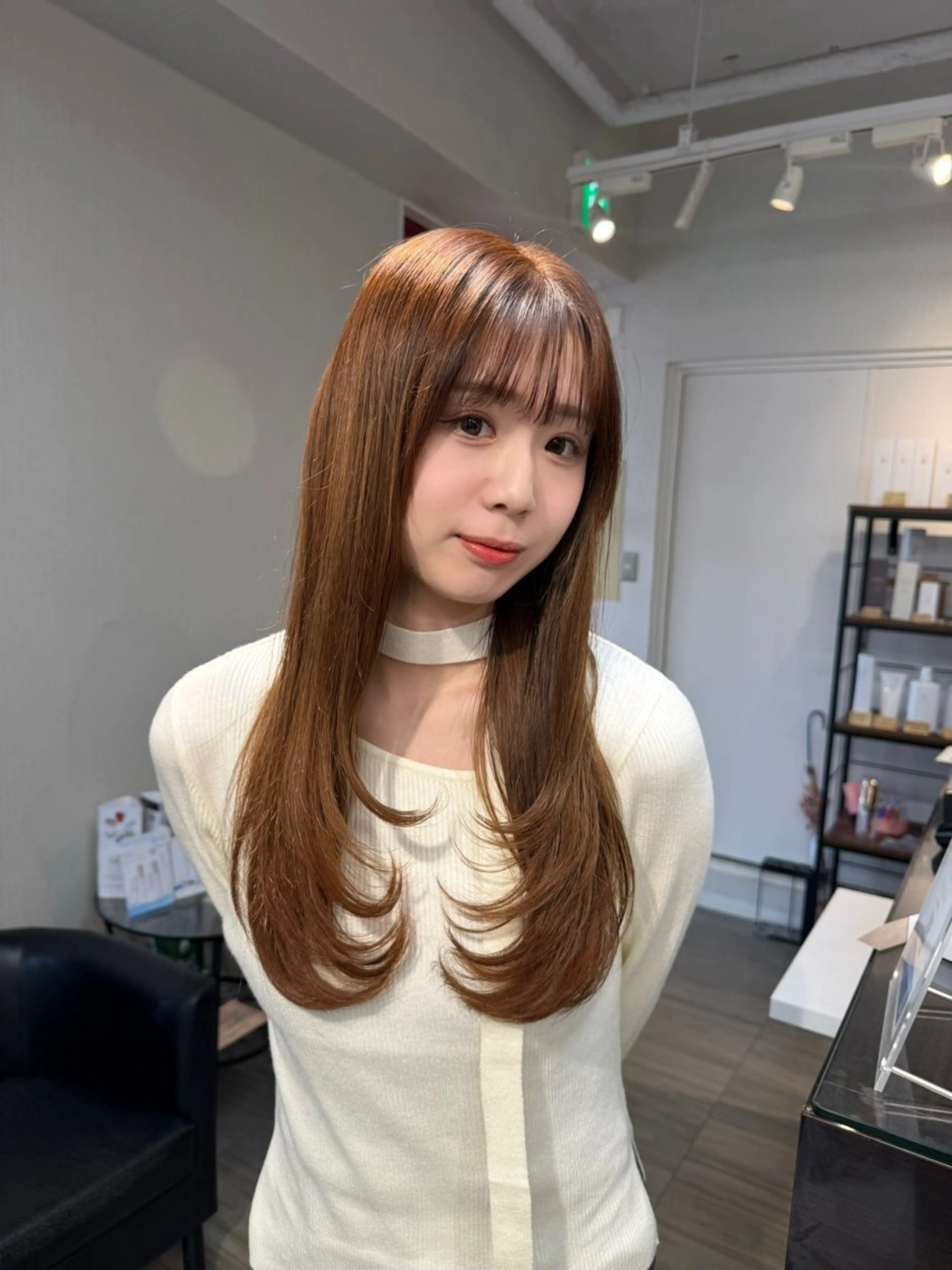 ロング カット ヘアカラー 髪質改善カラー｜ レイヤー｜小寺 葵のヘアスタイル