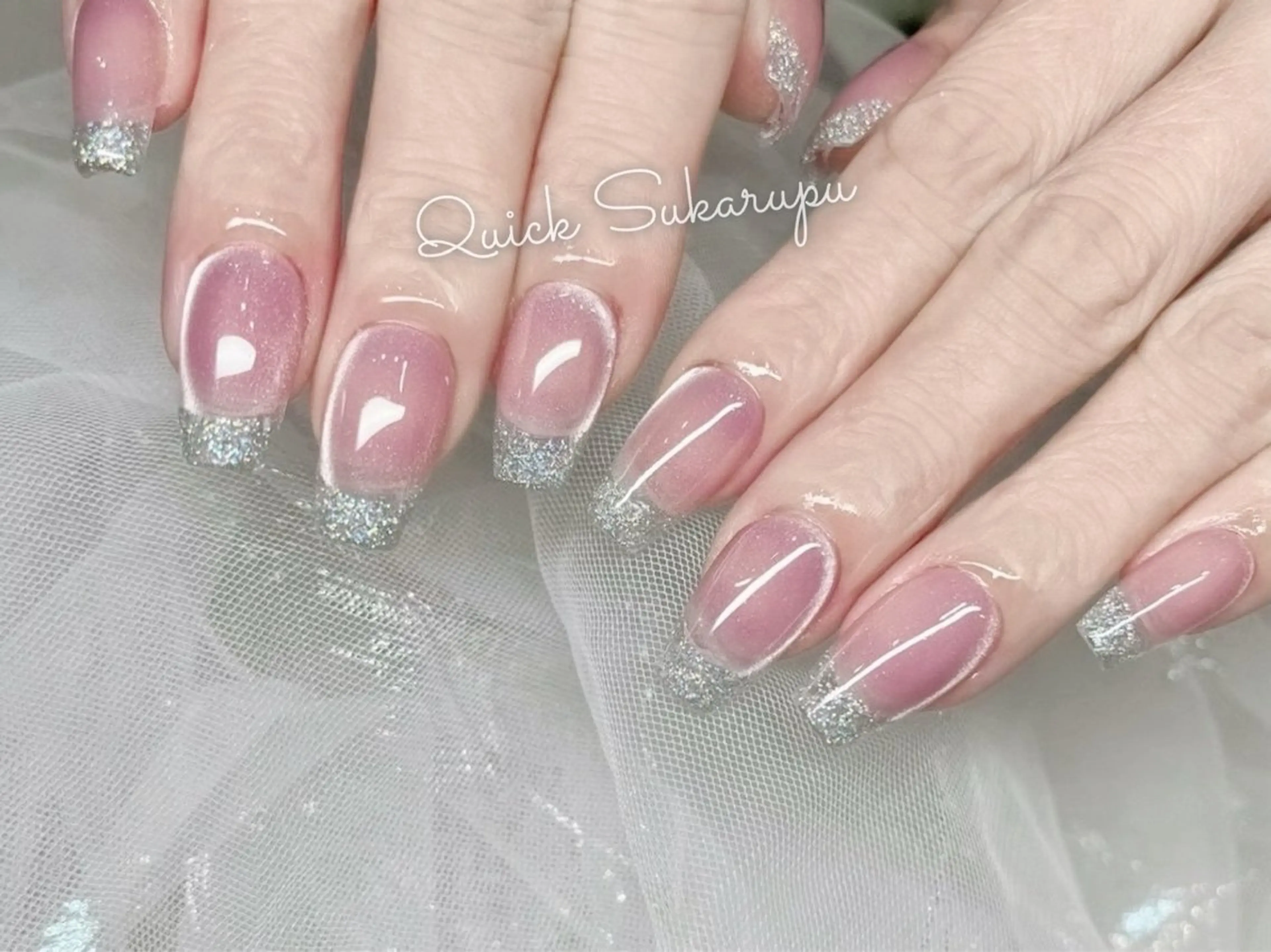 ミディアム ハンドネイル Quick Sukarupu 高田馬場店所属・Quick Sukarupuのネイルデザイン