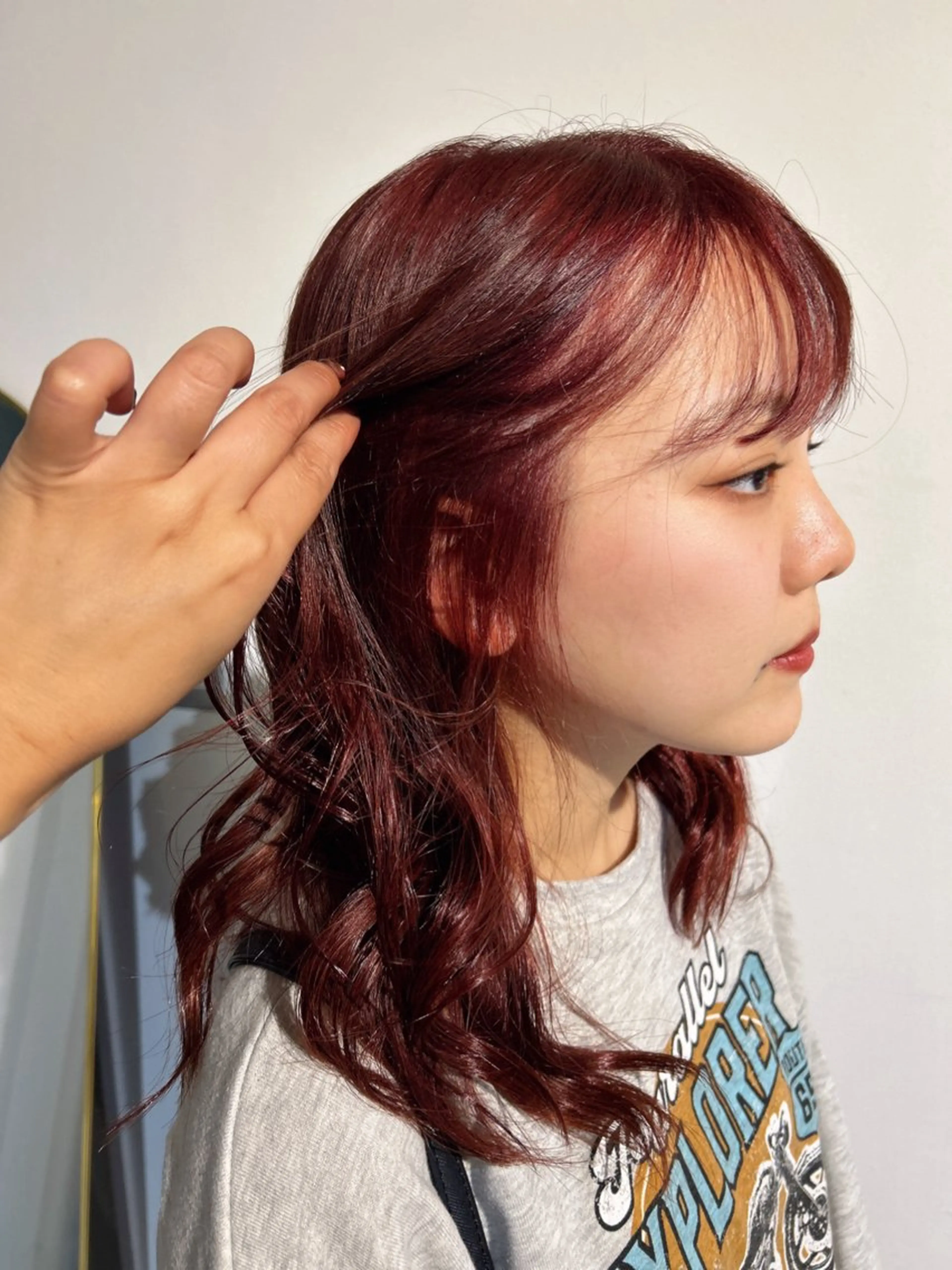 セミロング shiho/レイヤー /透明感カラーのヘアスタイル