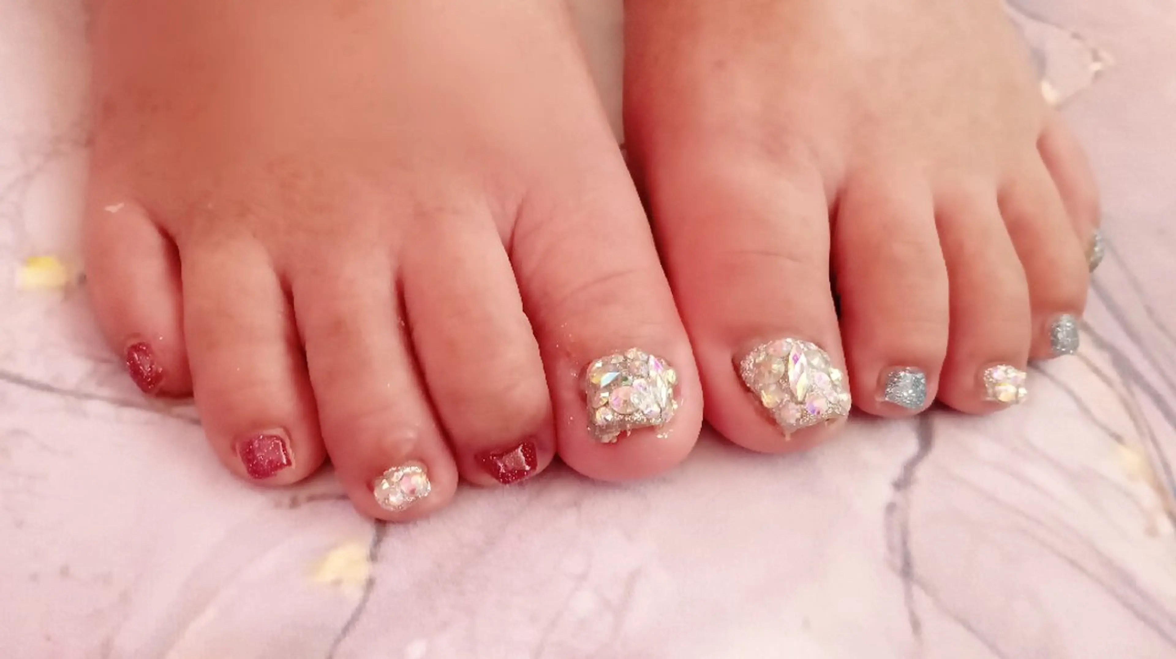 ネイル フットネイル キラキラネイル フットネイル Nail Salon macherieのネイルデザイン