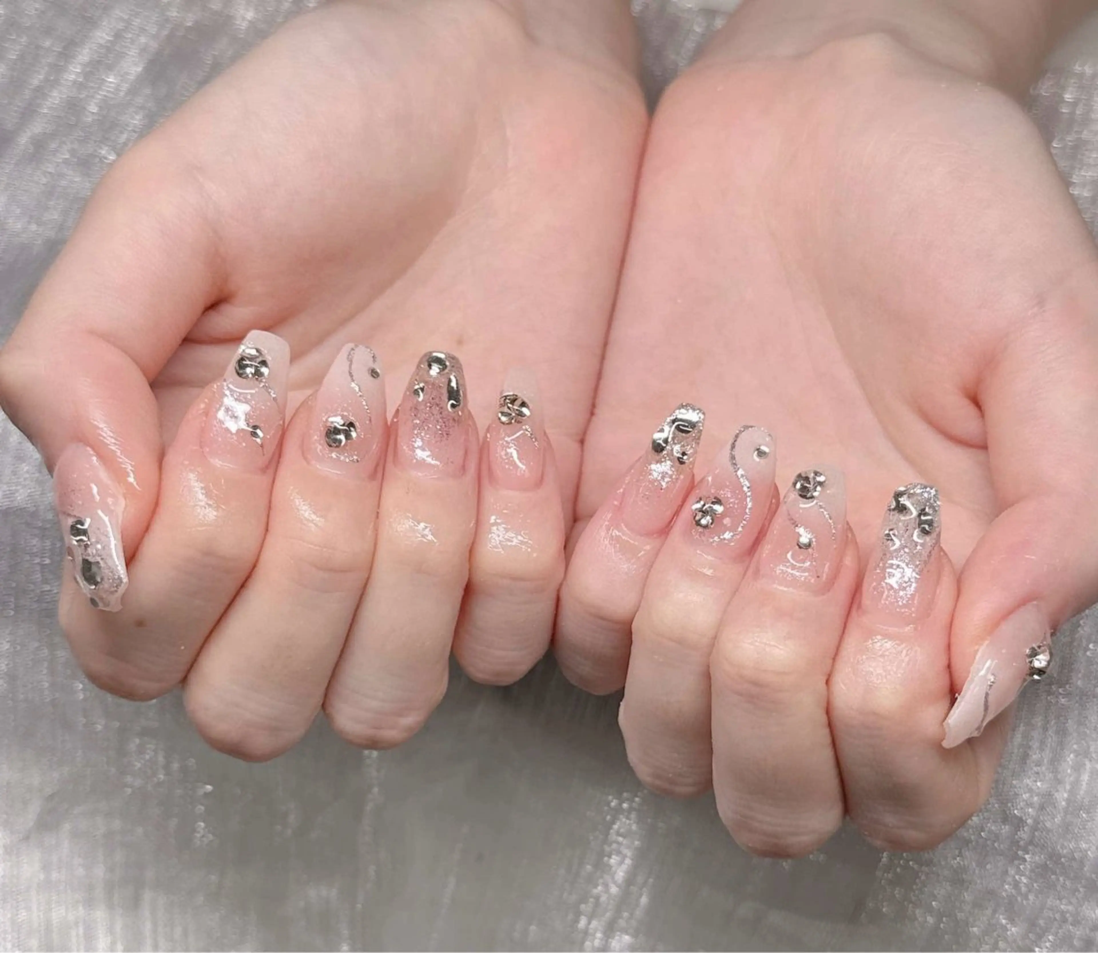ネイル 長さ出し グラデーション 卒業式 キラキラネイル マグネットネイル ハンドネイル Lee Nailsのネイルデザイン