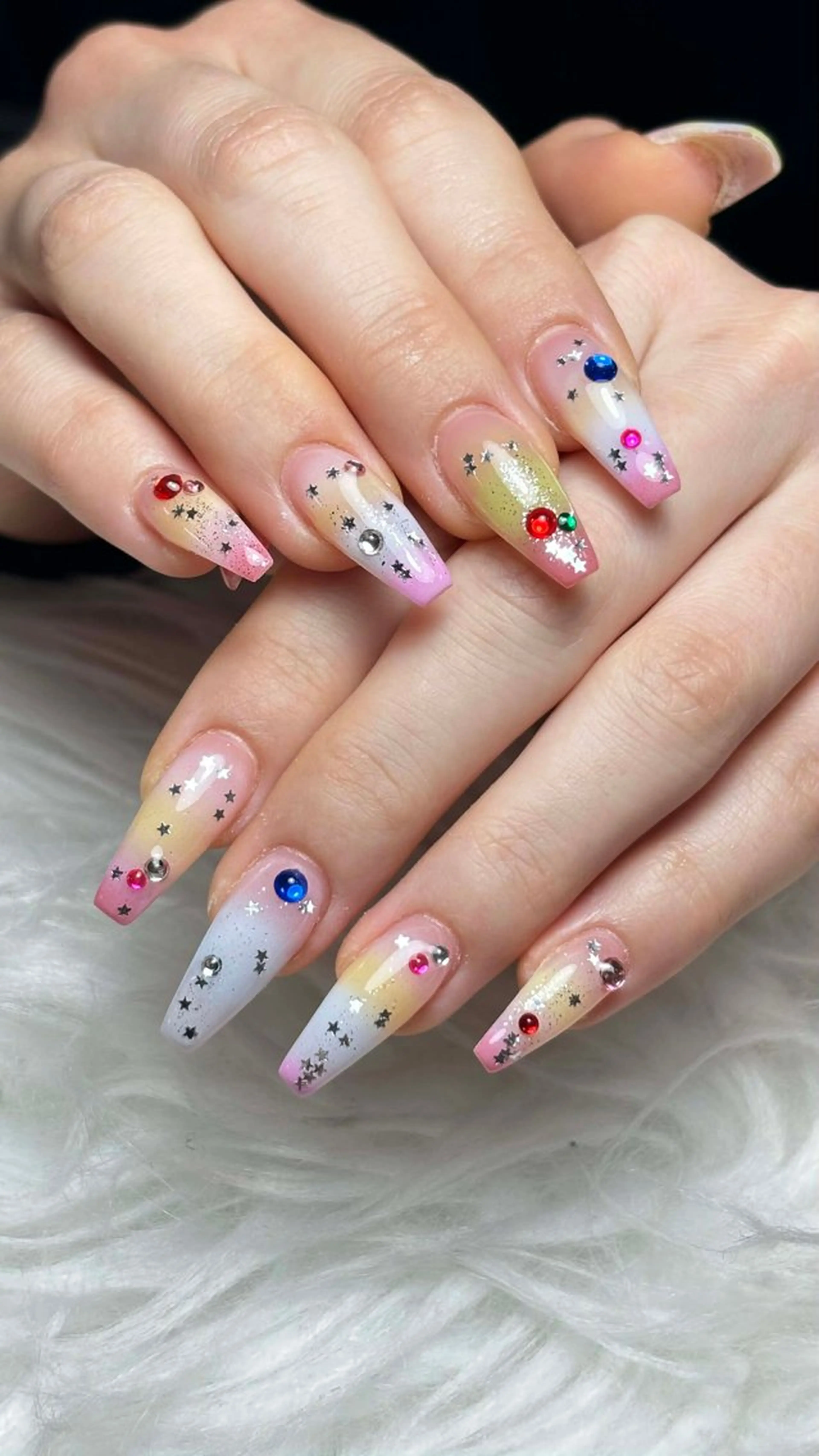 ネイル オーロラネイル ボルドー ブラウン 氷ネイル・うるうるネイル キラキラネイル ハンドネイル Julli NailStudioのネイルデザイン