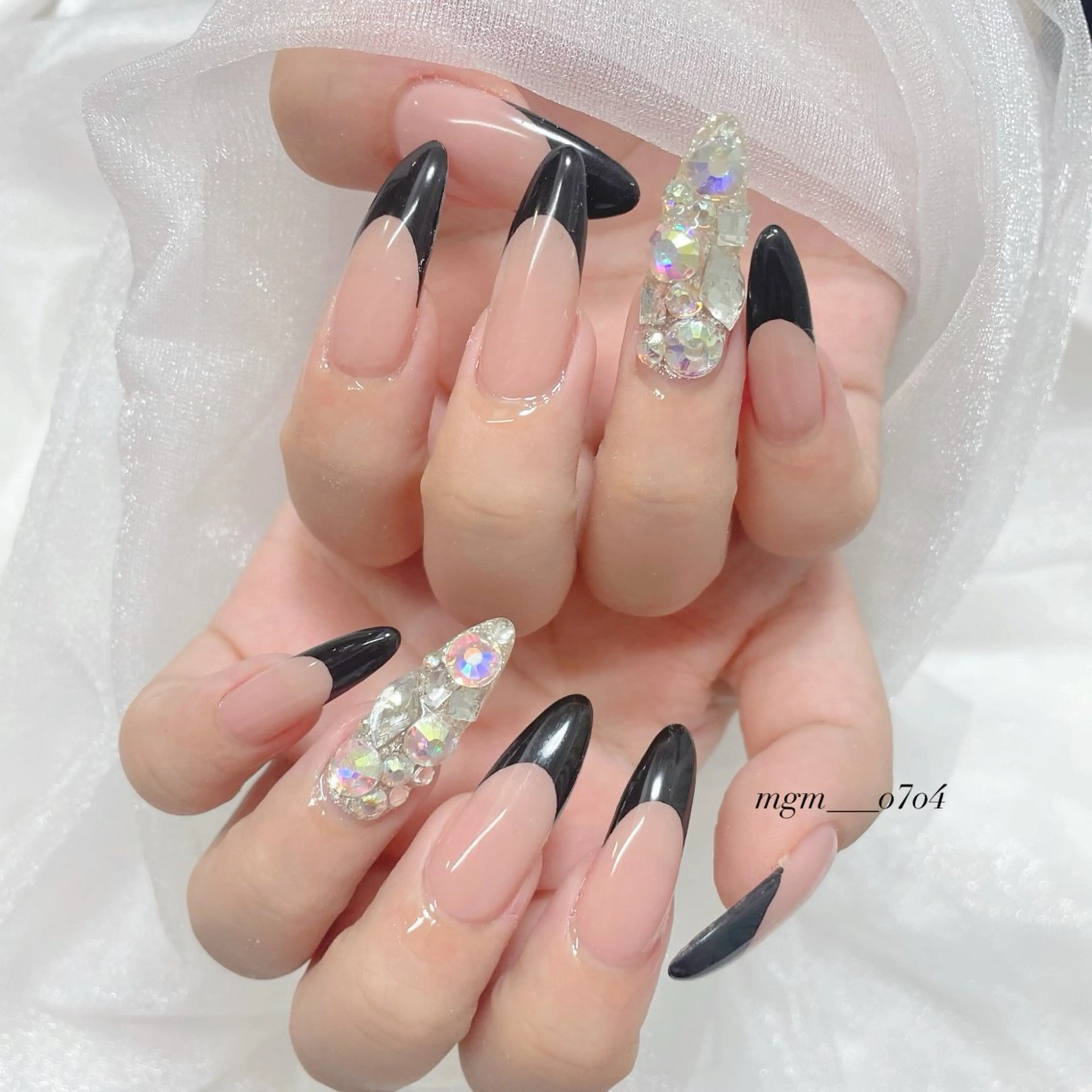 ネイル フレンチネイル MoON...❤︎ MeGuのネイルデザイン