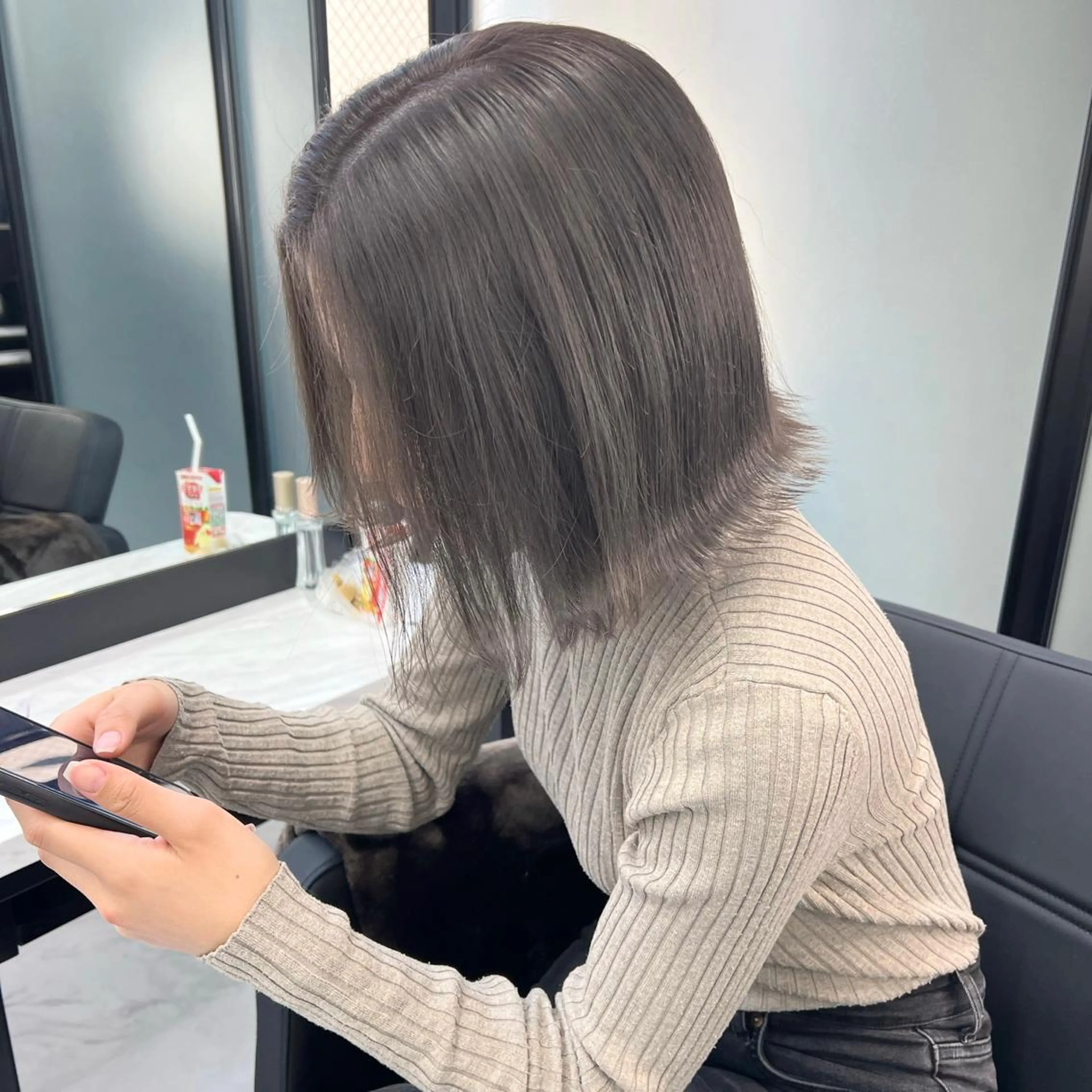 ミディアム カラー シールエクステ ハイトーンカラー エクステ ヘアカラー シールエクステ特化 ハイトーン、NANAのヘアスタイル