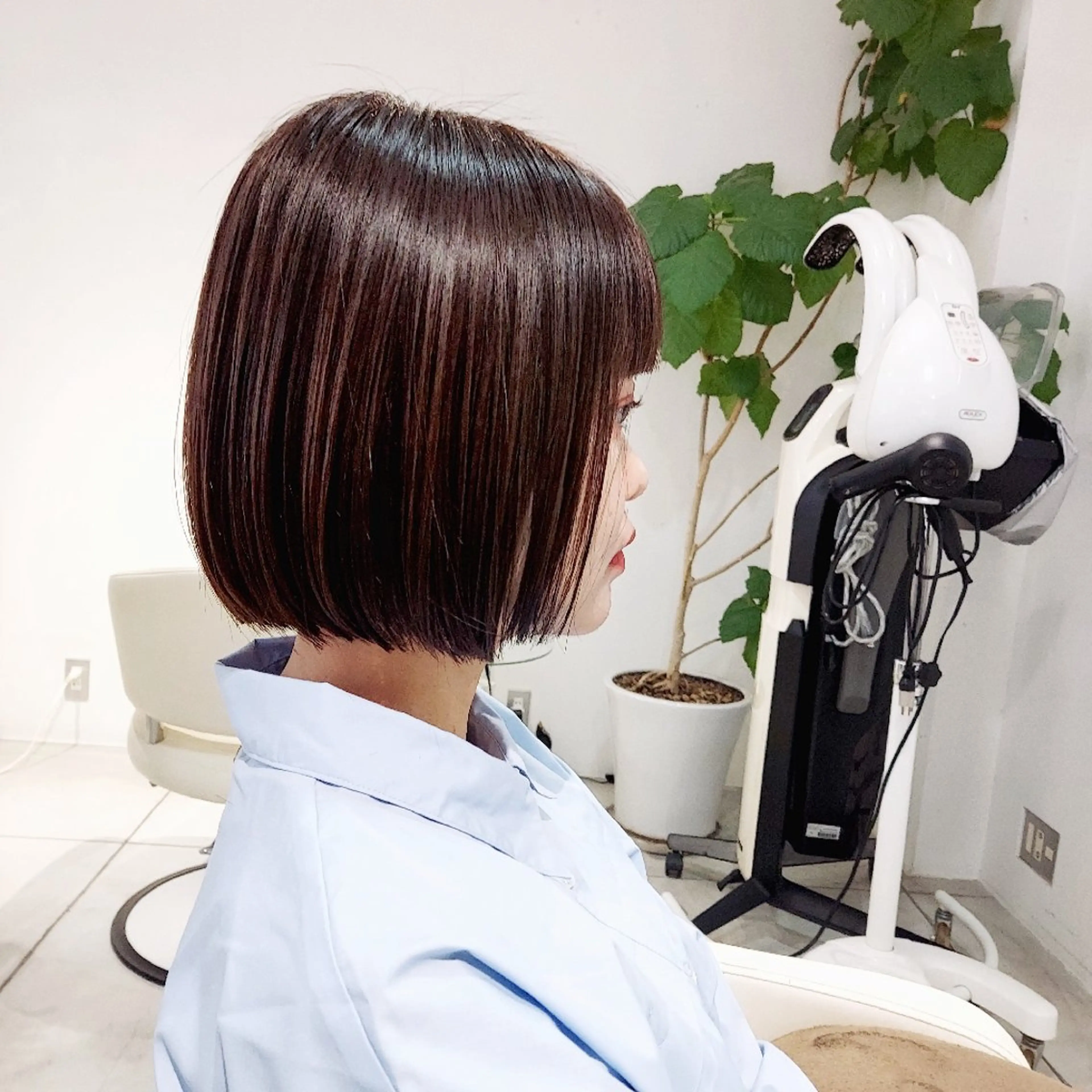 ショート カラー グレージュ ボブ 樋口 千尋のヘアスタイル