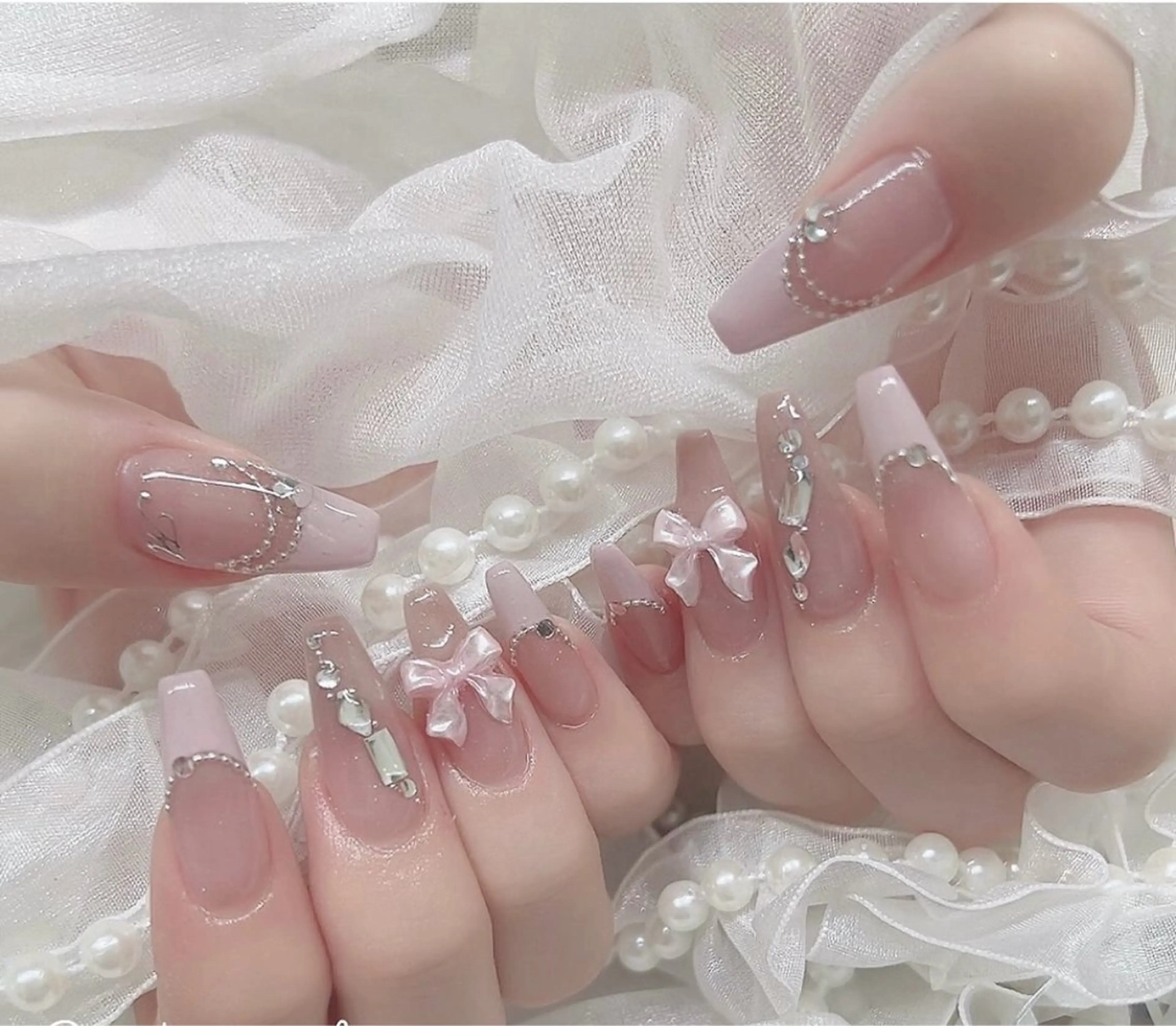 ネイル フレンチネイル グラデーション マグネットネイル ミラーネイル 持ち込み yurinail所属・yuri nail 高田馬場のネイルデザイン