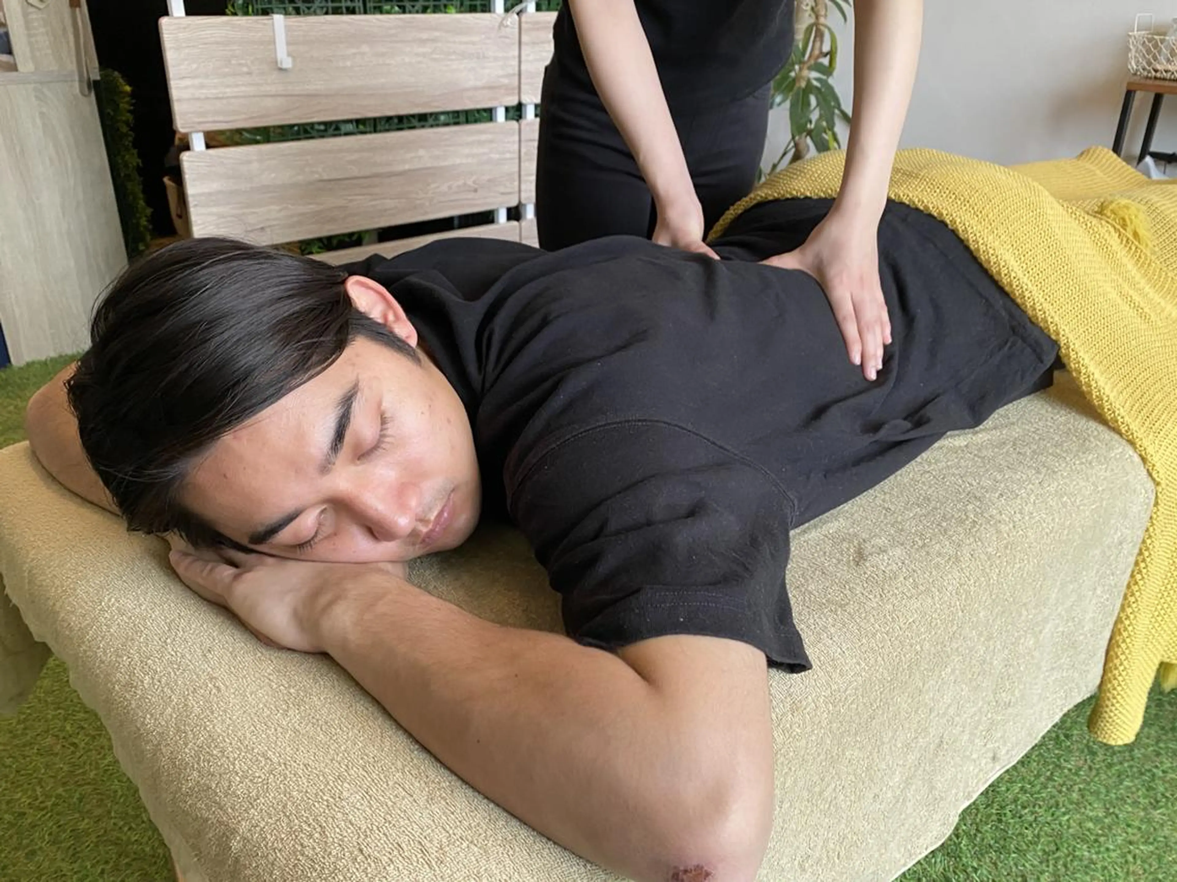 満足度◎【肩こり・腰痛解消に！】ドライヘッドスパ×背中重点ほぐし 105分の写真