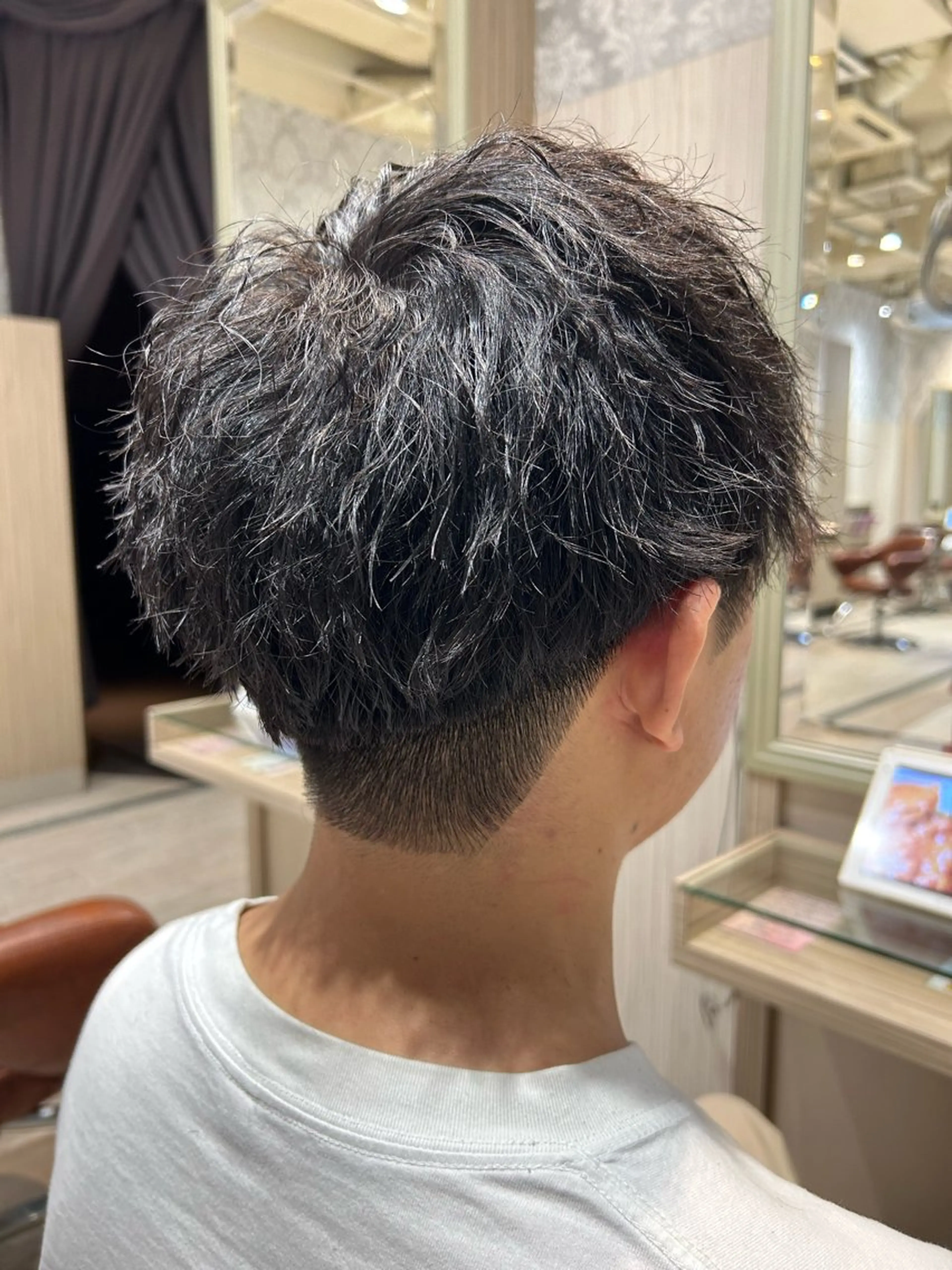 ショート パーマ メンズ 一戸 拓斗のヘアスタイル