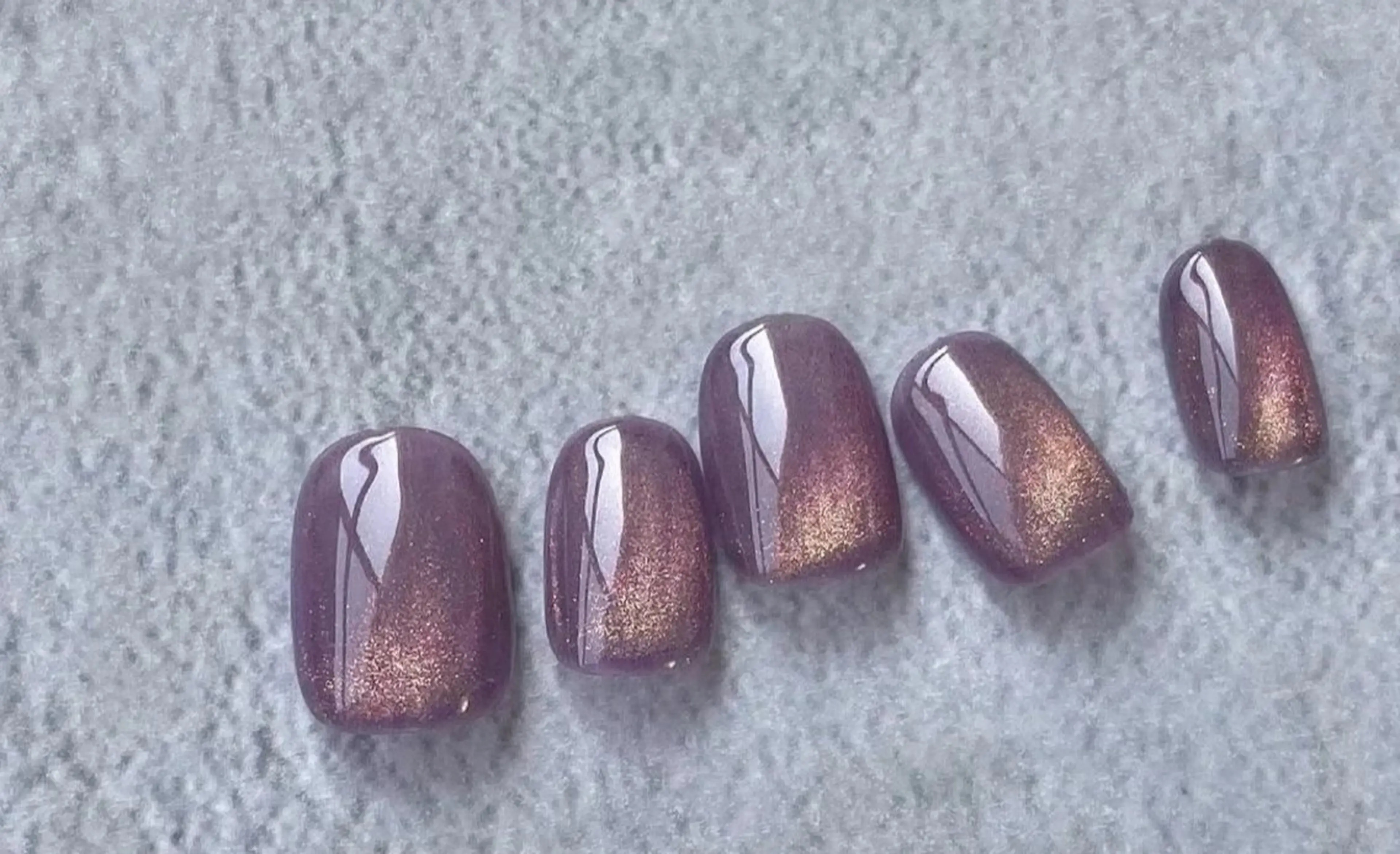 ネイル マグネットネイル ハンドネイル フットネイル ハンドケア More Glam渋谷店のネイルデザイン