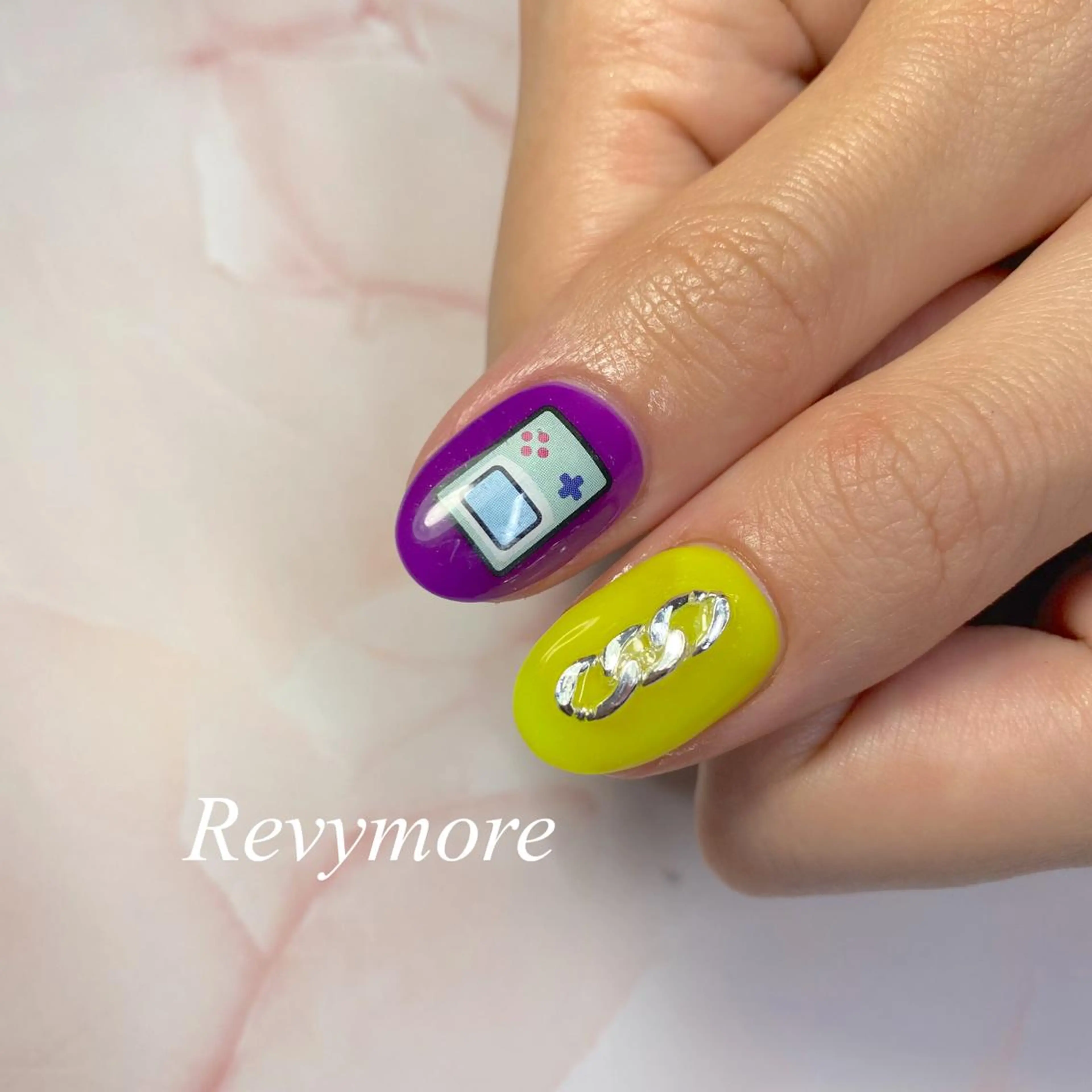 ショート ネイル パープルカラー イエローカラー フレンチネイル ジェルネイル ミラーネイル nail salon Revymore所属・nail salon Revymoreのネイルデザイン