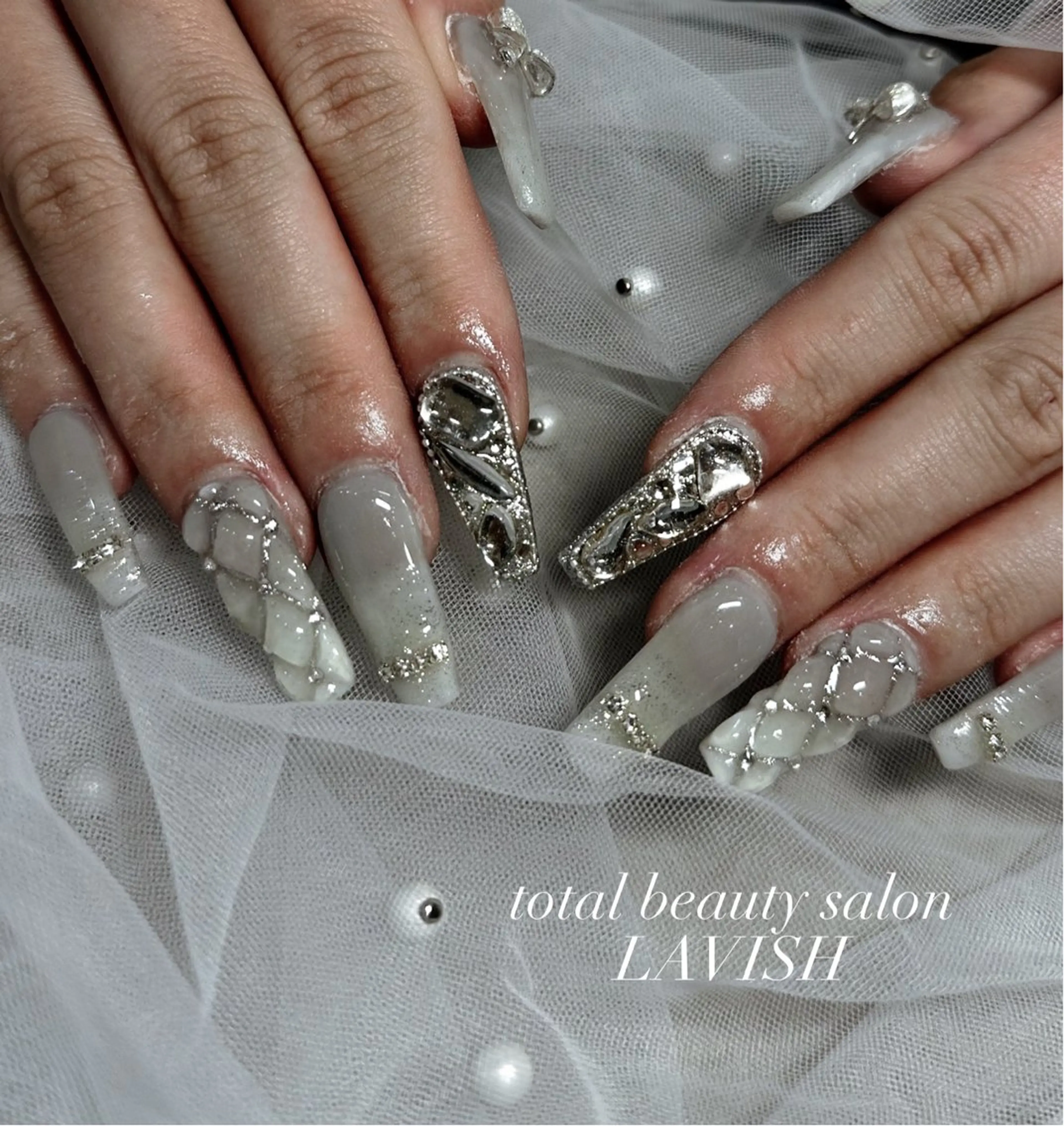 ネイル ハンドネイル LAVISH nanamiのネイルデザイン