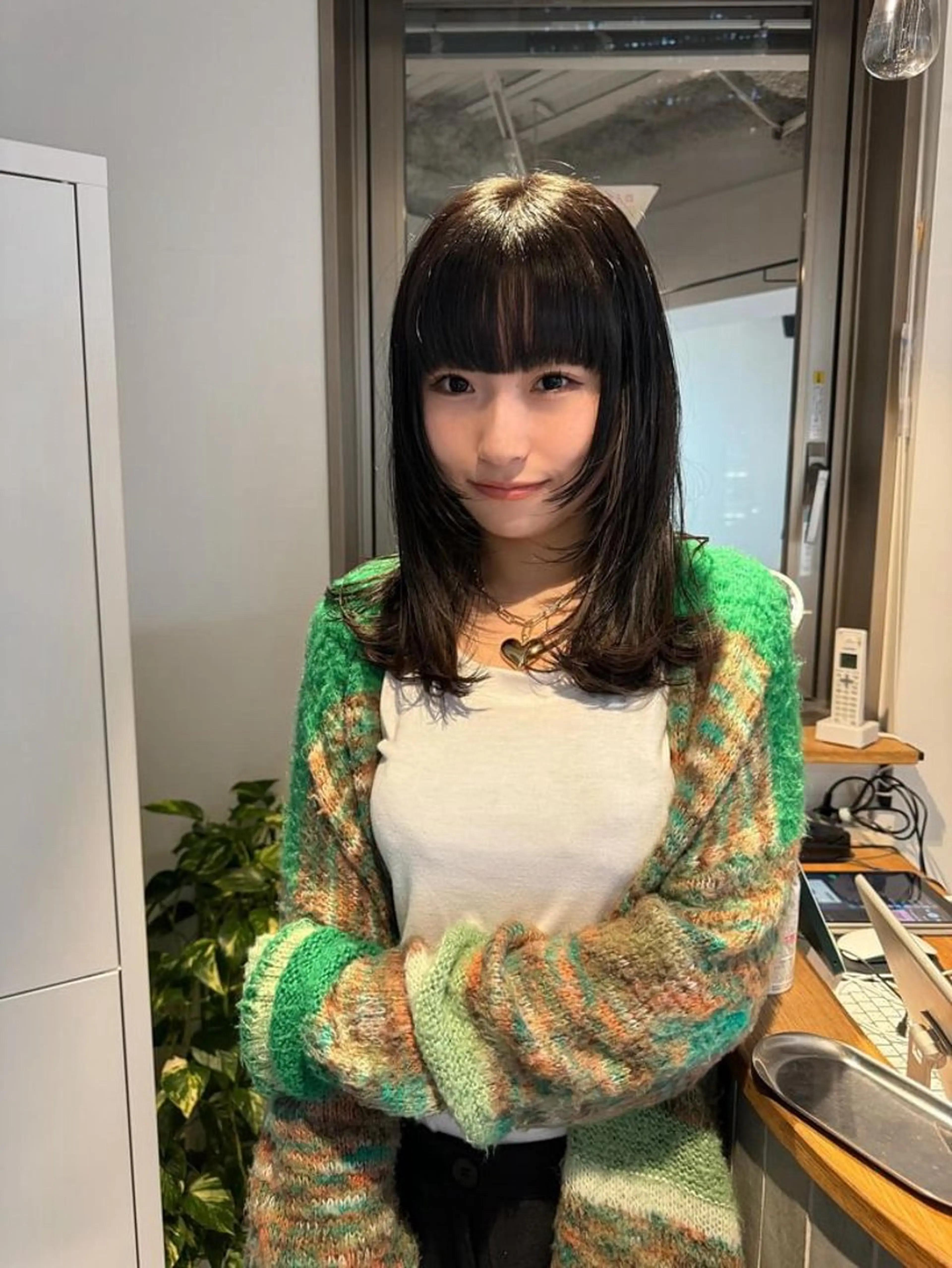 ミディアム カット ヘアカラー トリートメント laff 新宿所属・ボブ/ケアパーマ/ レイヤー/縮毛矯正のヘアスタイル