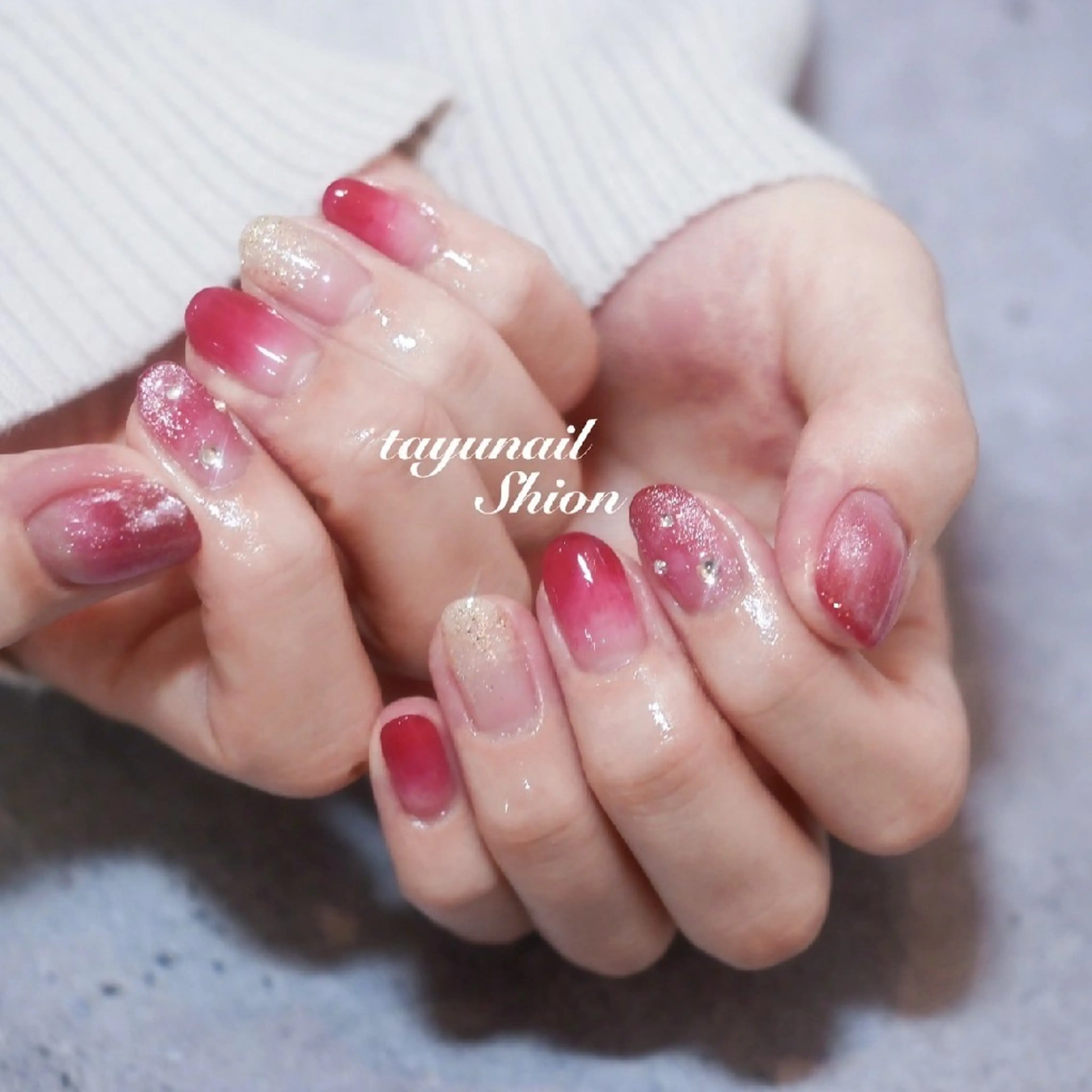 ネイル ジェルネイル グラデーション マグネットネイル パラジェル 赤色 ネイルサロン・ネイルスクール　たゆnail所属・ネイルサロン 【たゆnail】のネイルデザイン