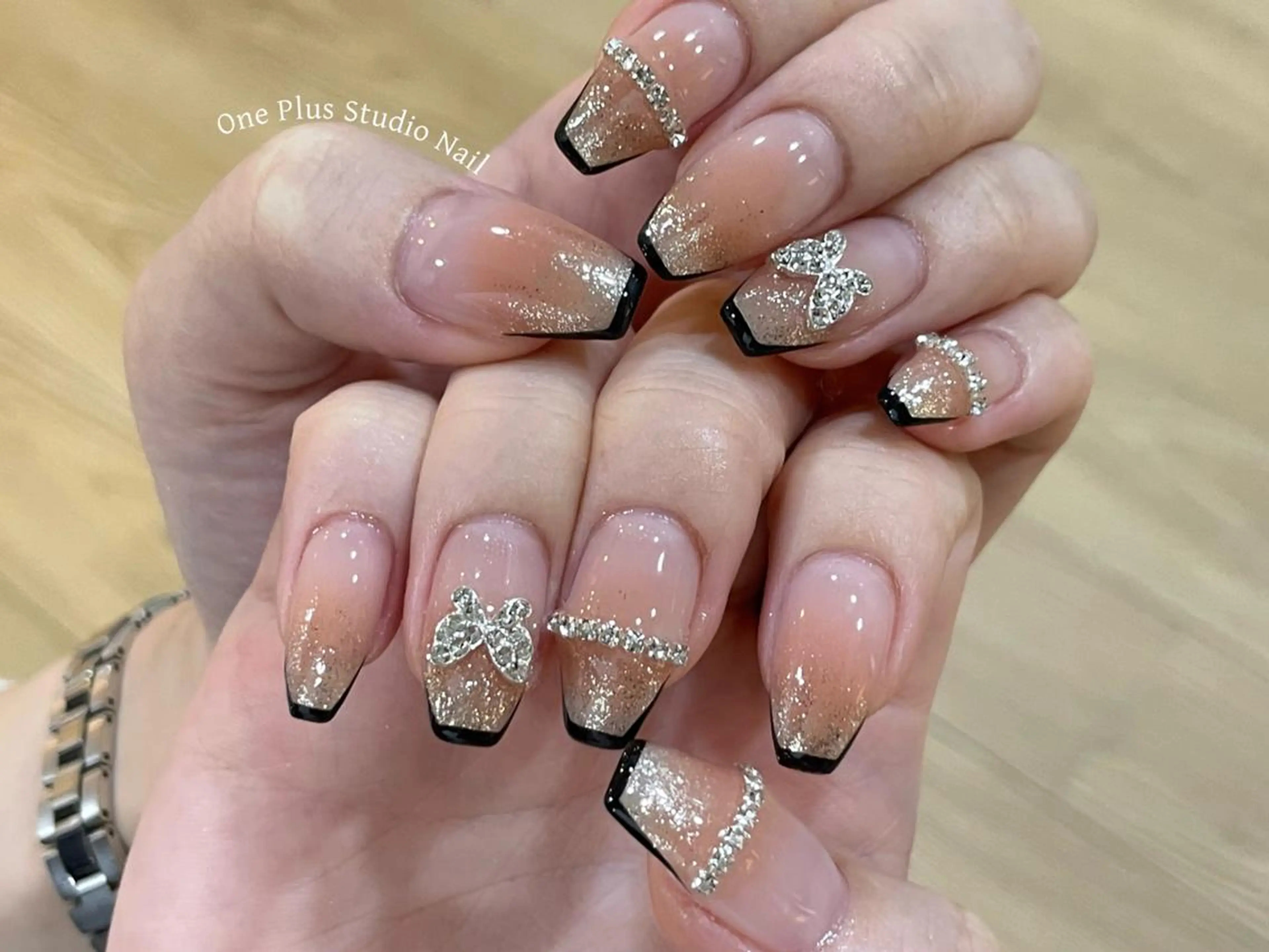 ネイル アートネイル オーロラネイル ガーリー キラキラネイル 韓国ネイル haruka 🧸のネイルデザイン