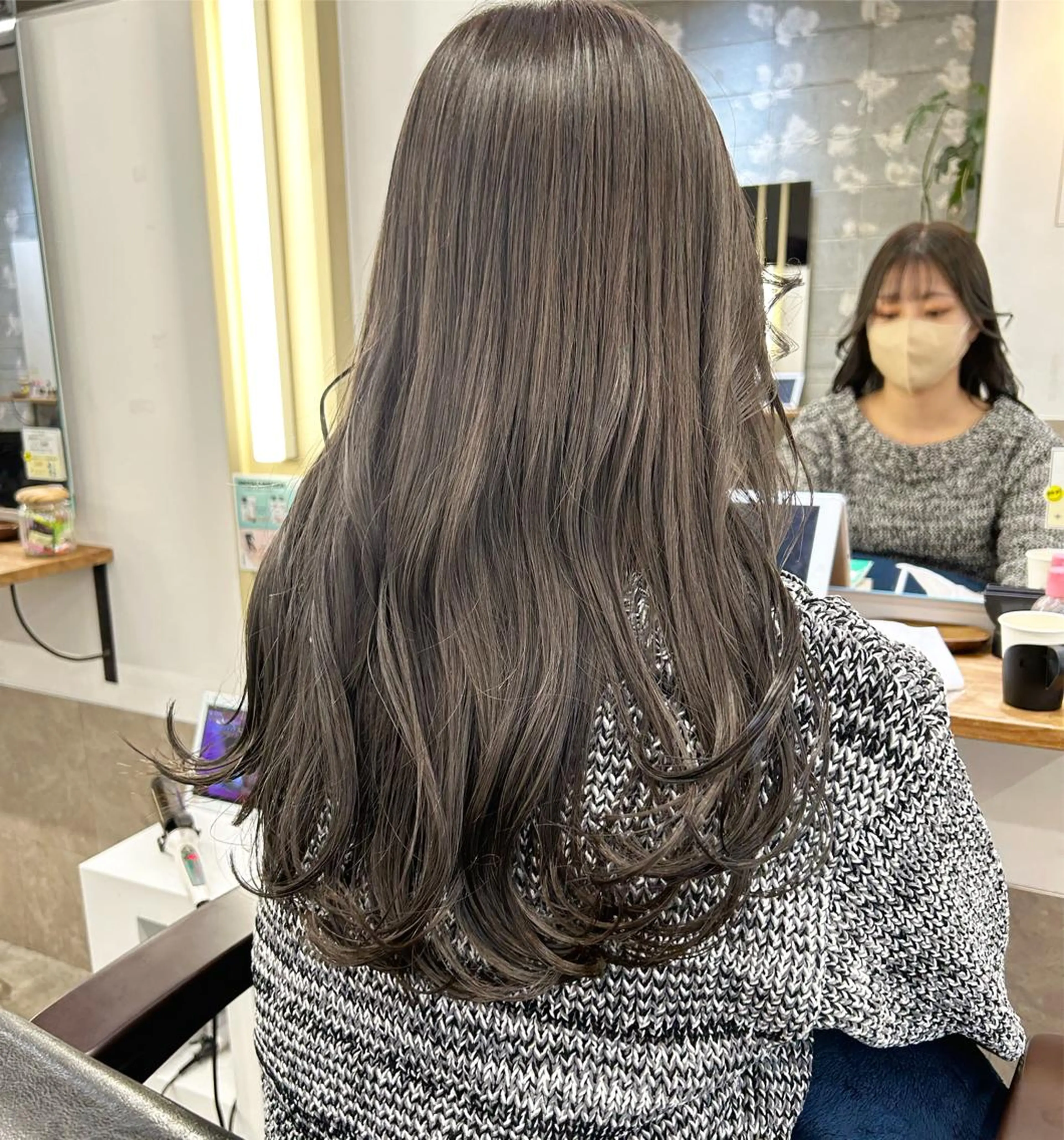 セミロング カラー アッシュ 透明感カラー グレージュ ラベンダーカラー カット ヘアカラー トリートメント icon.hakata所属・kazuki iconのヘアスタイル