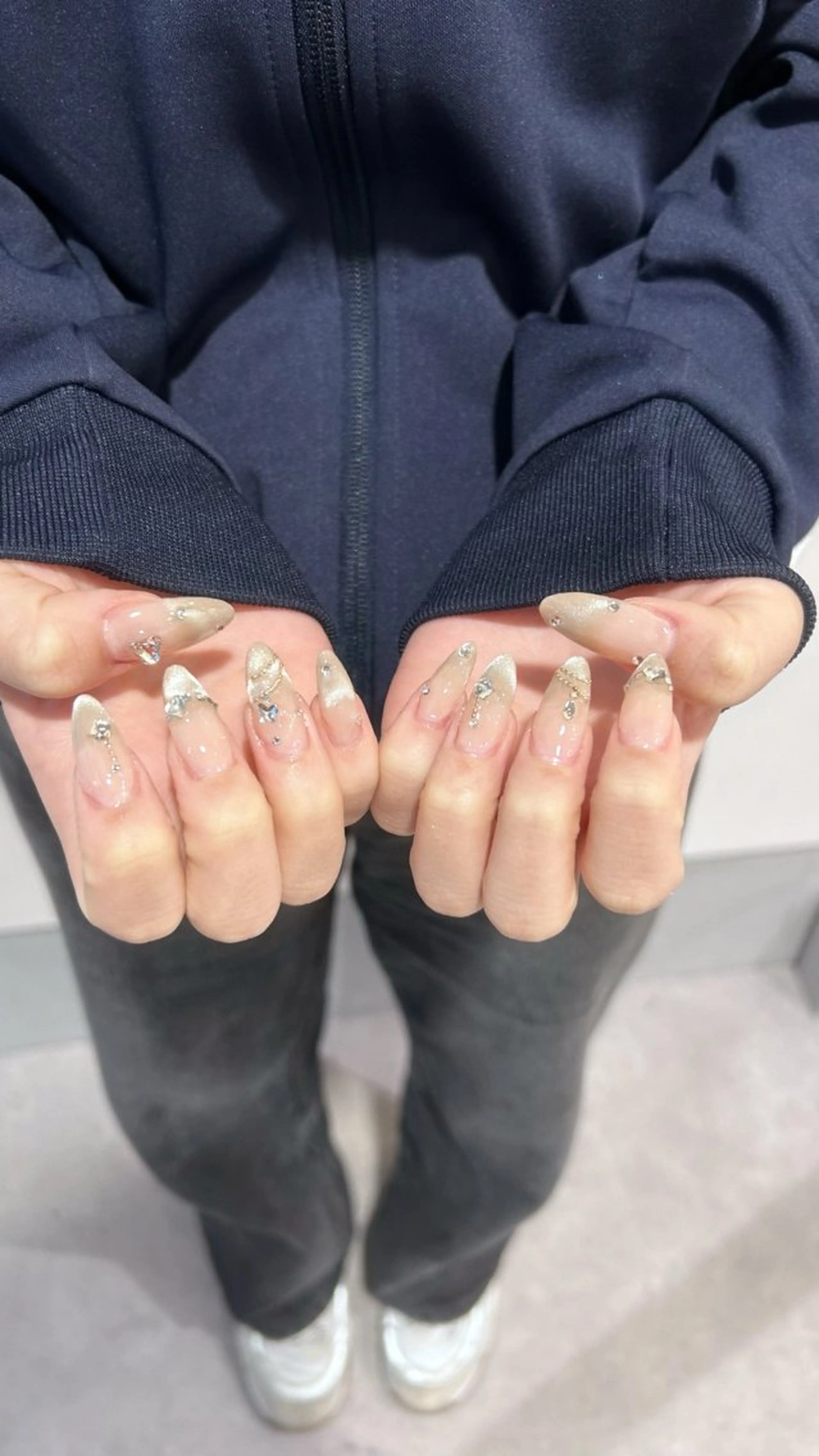 ネイル アートネイル フレンチネイル マグネットネイル マグネットフレンチ ストーンネイル vante yudukiのネイルデザイン