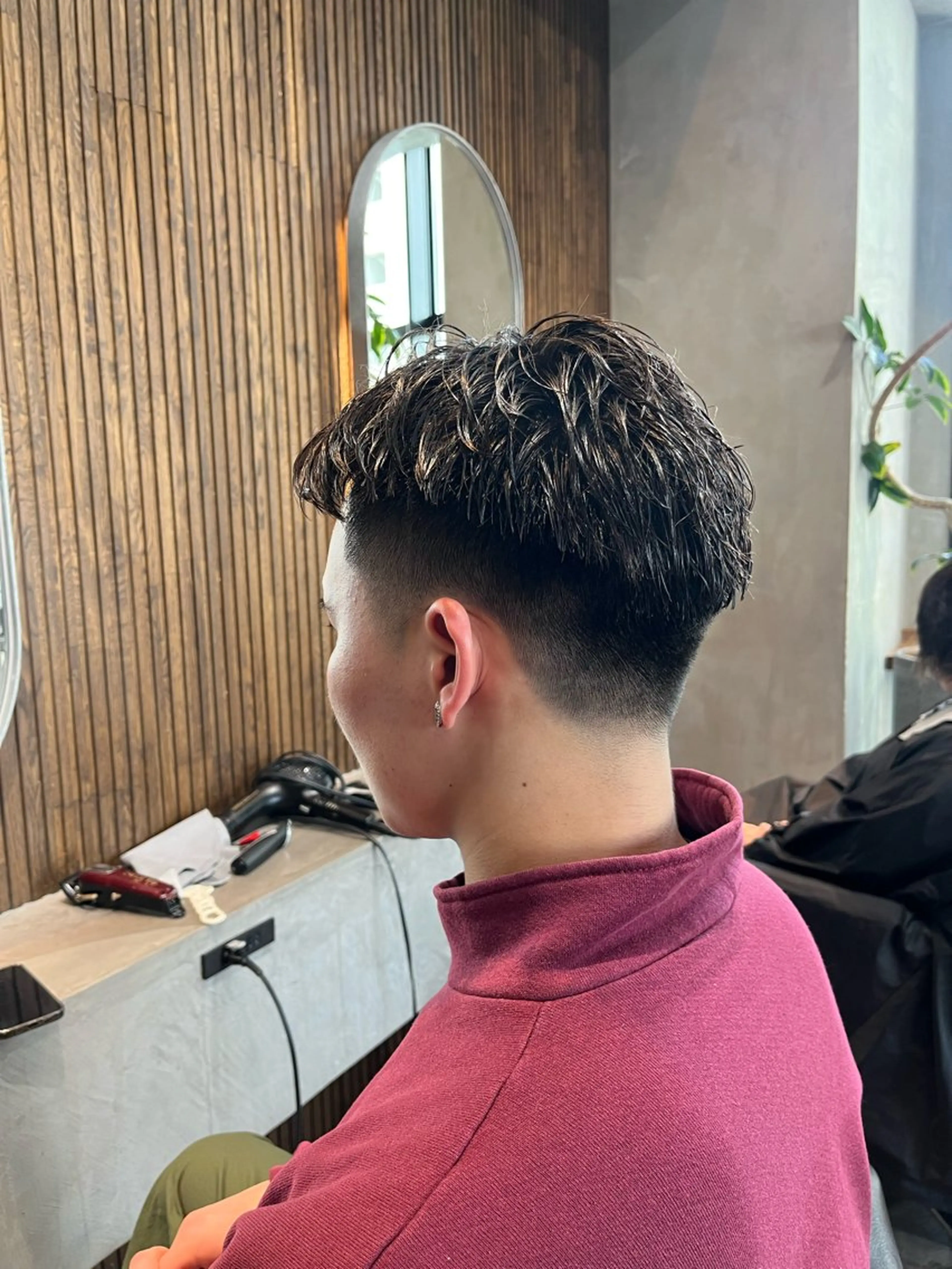 ショート soen所属・⚡メンズパーマフ ェードカットTomyのヘアスタイル