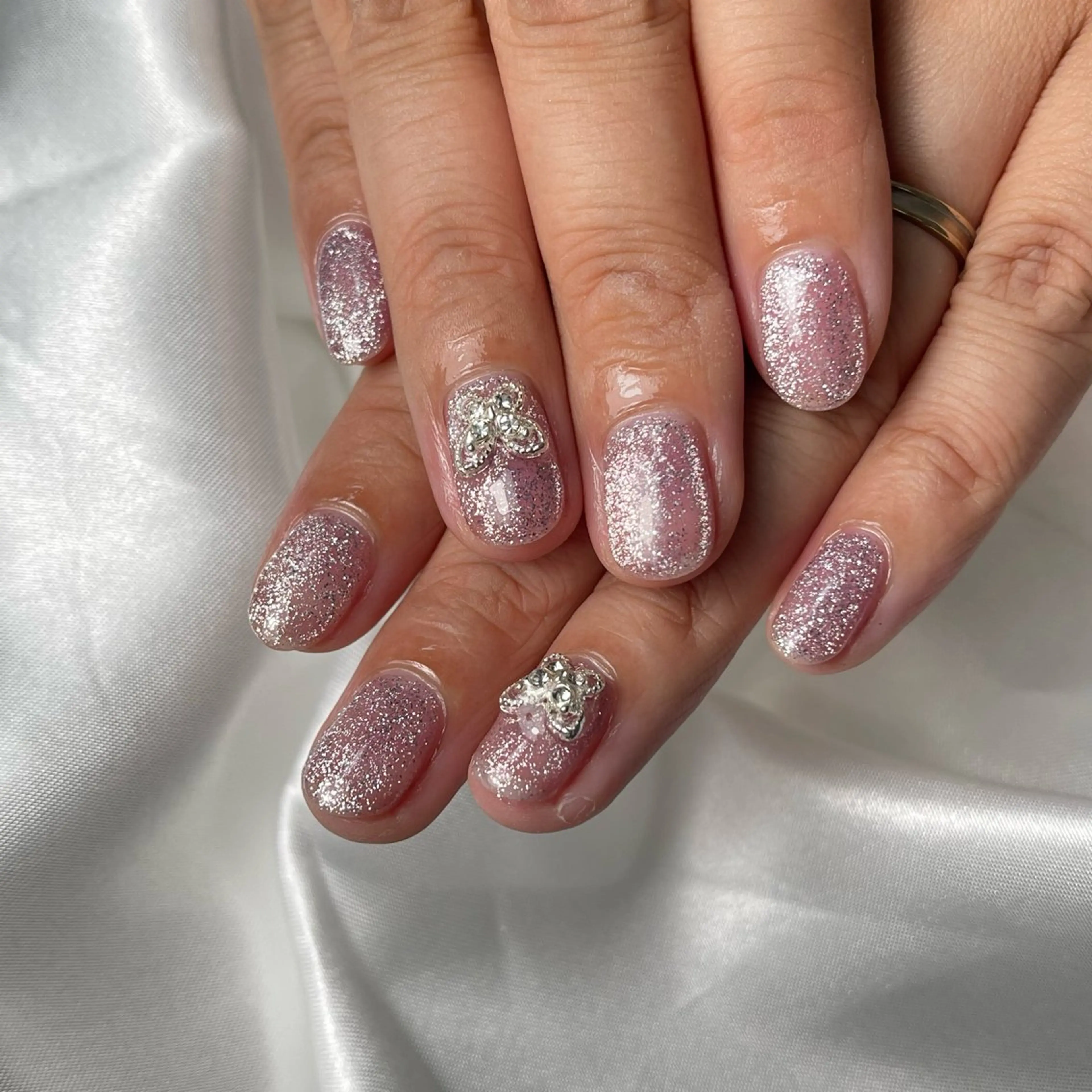 ネイル マグネットネイル マグネットワンカラー ワンカラーネイル ハンドネイル RE SALONのネイルデザイン