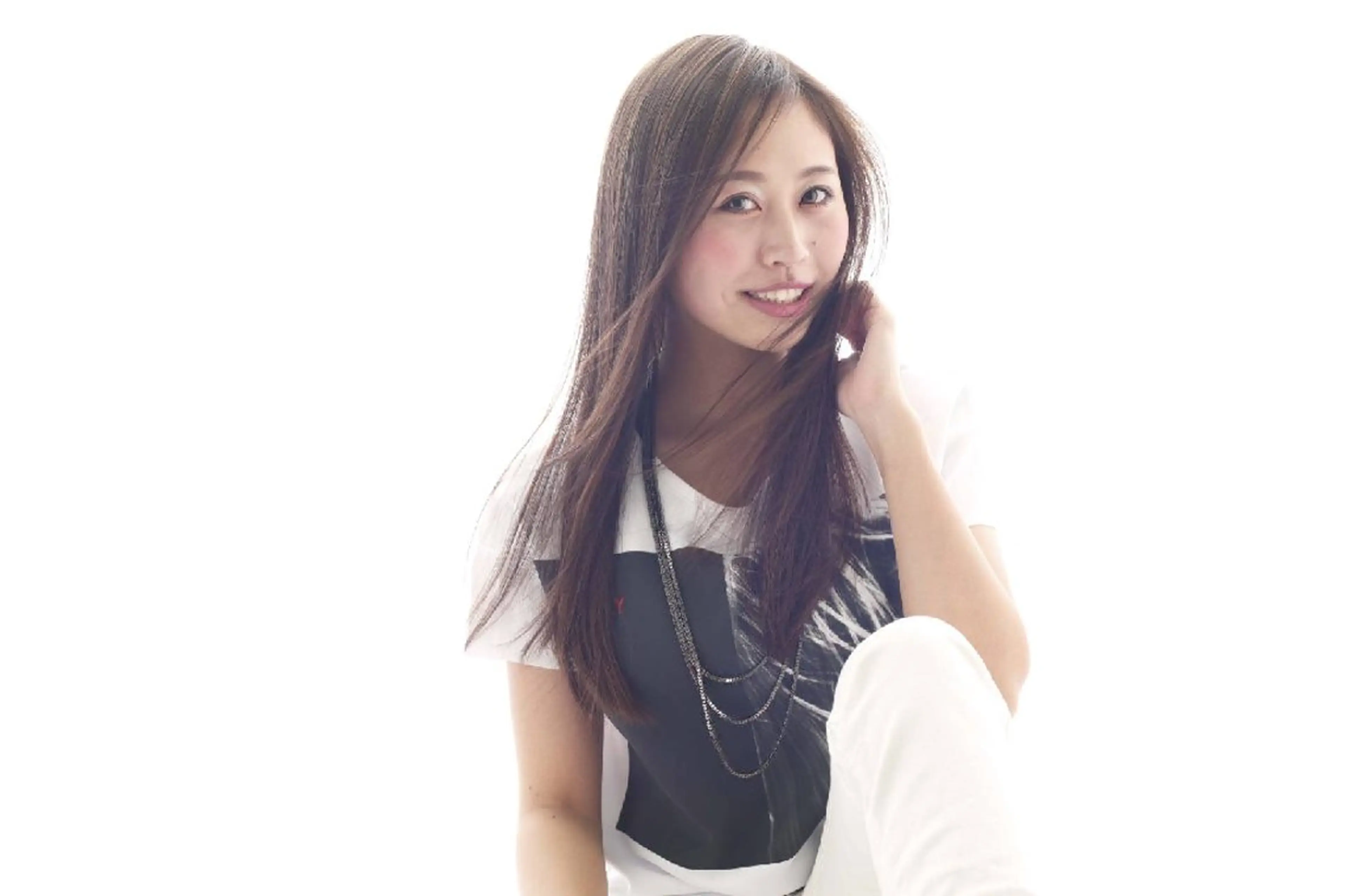 ロング 勝連 利恵のヘアスタイル